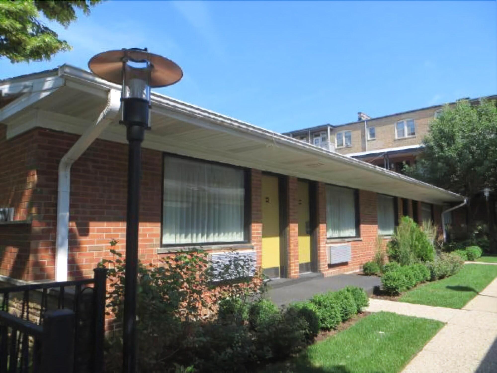 Carleton Of Oak Park