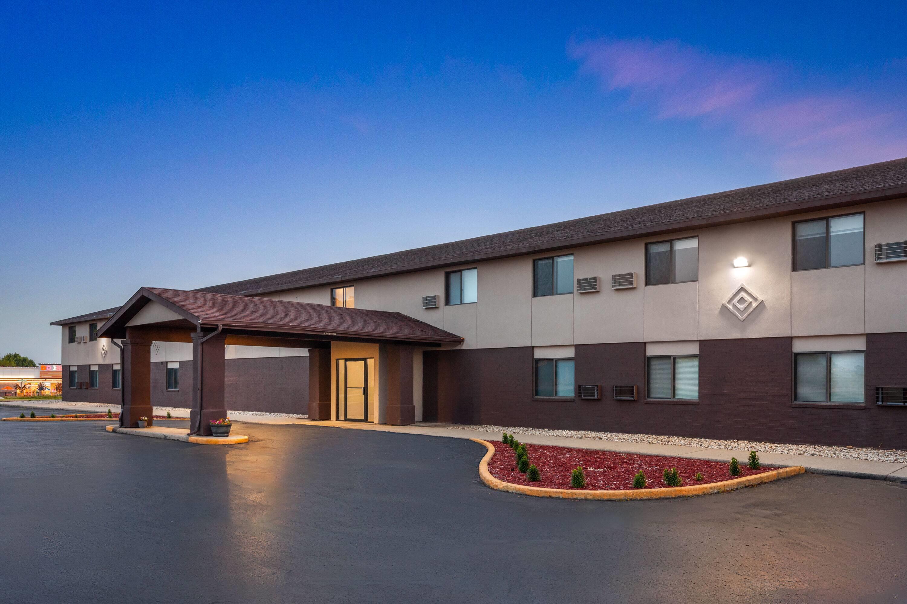 Baymont By Wyndham Oshkosh Airport