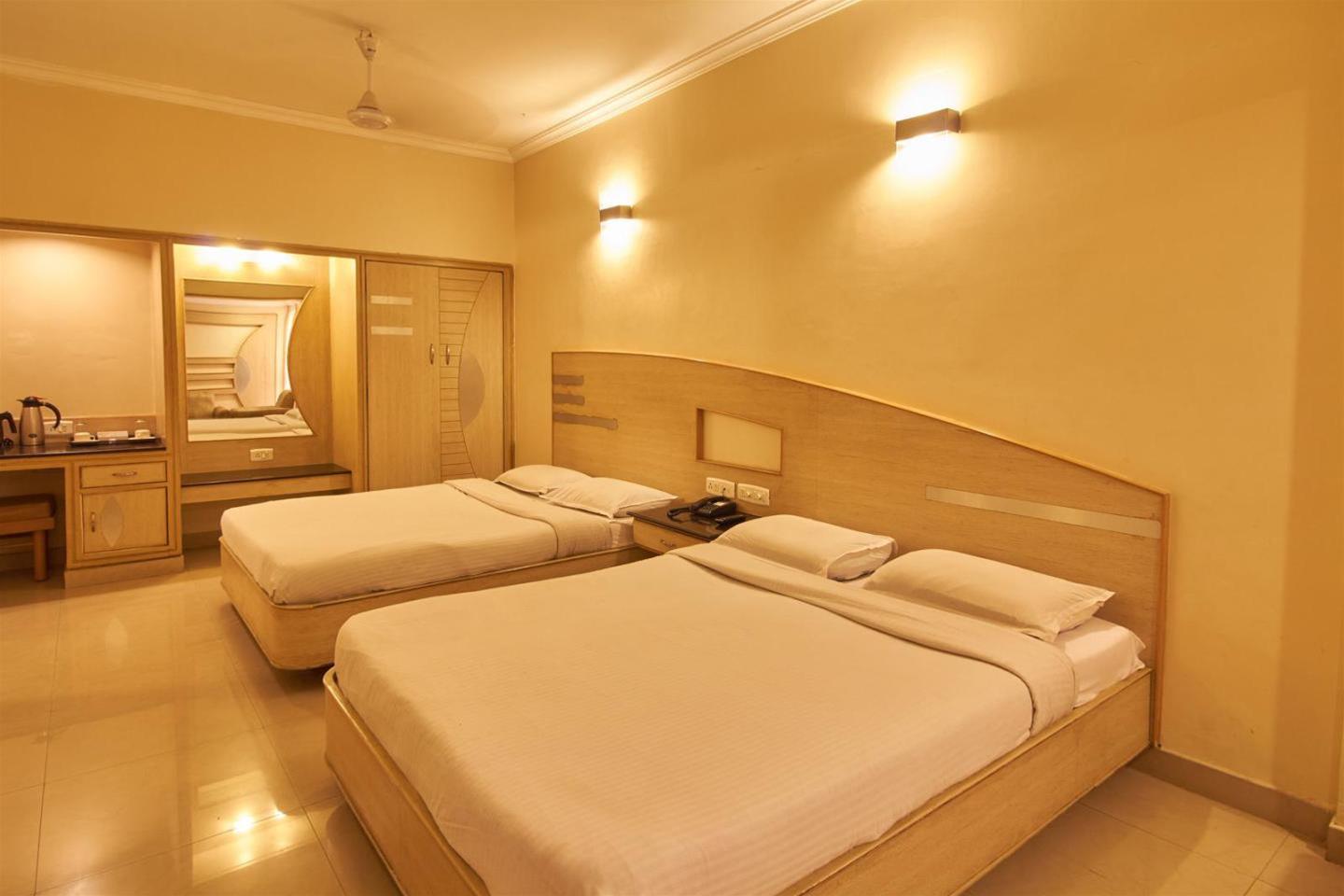 Capital O 12811 Hotel Sree Murugan
