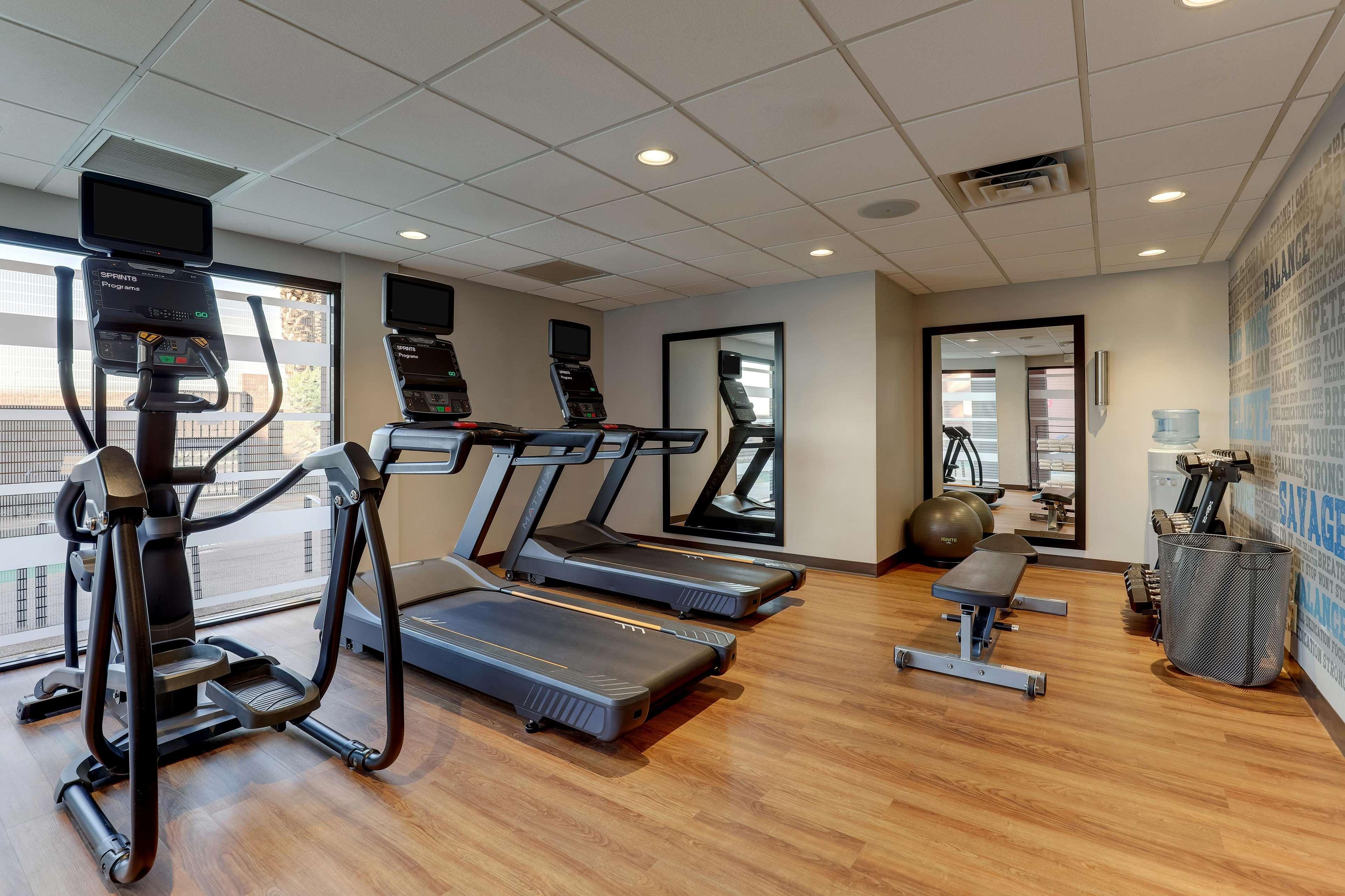 Drury Inn & Suites Phoenix Airport by null