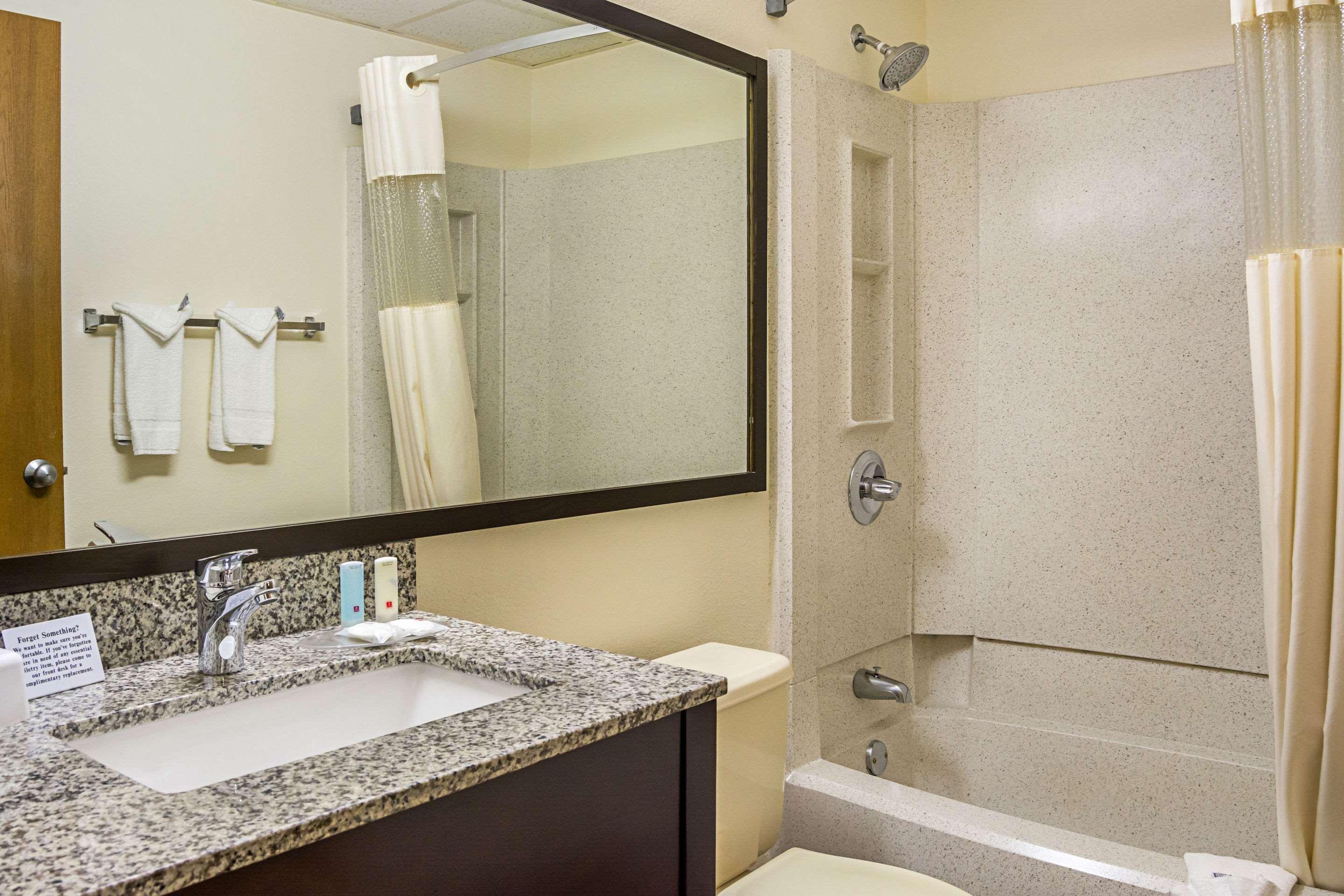 Quality Inn & Suites Clackamas