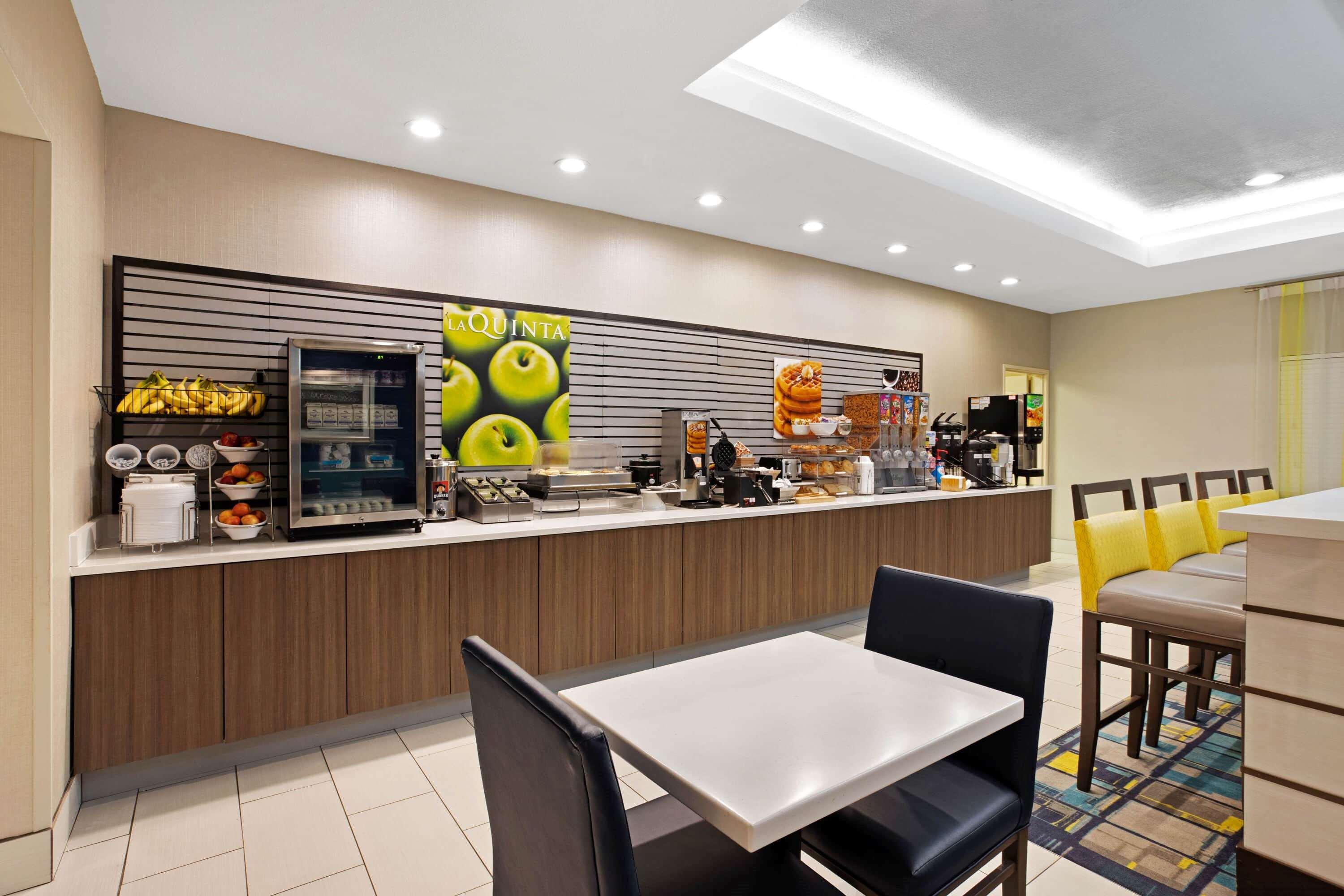 La Quinta Inn & Suites Palestine