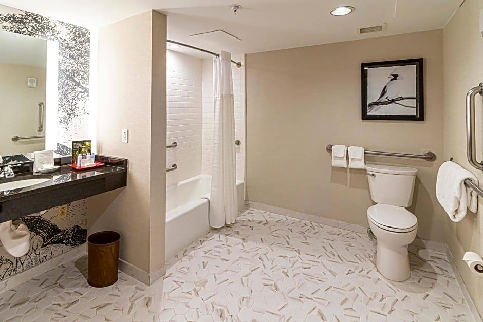 Williamsburg Lodge, Autograph Collection by null