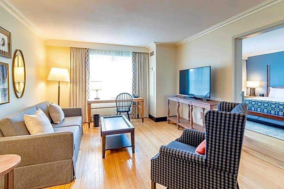 Williamsburg Lodge, Autograph Collection by null