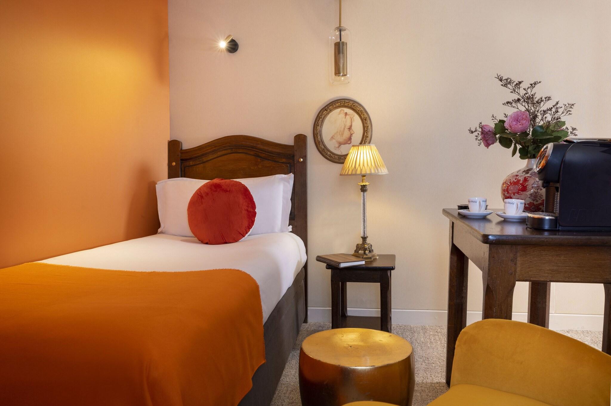 Hôtel des Marronniers (Hotel Paris Saint Germain des Prés) by null