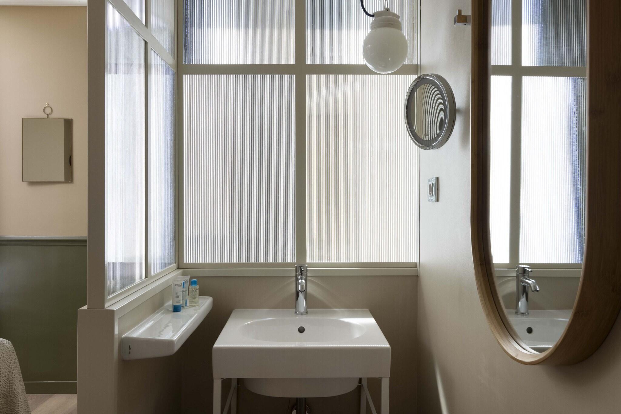 Галерея изображений Le Petit Beaumarchais Hotel & Spa
