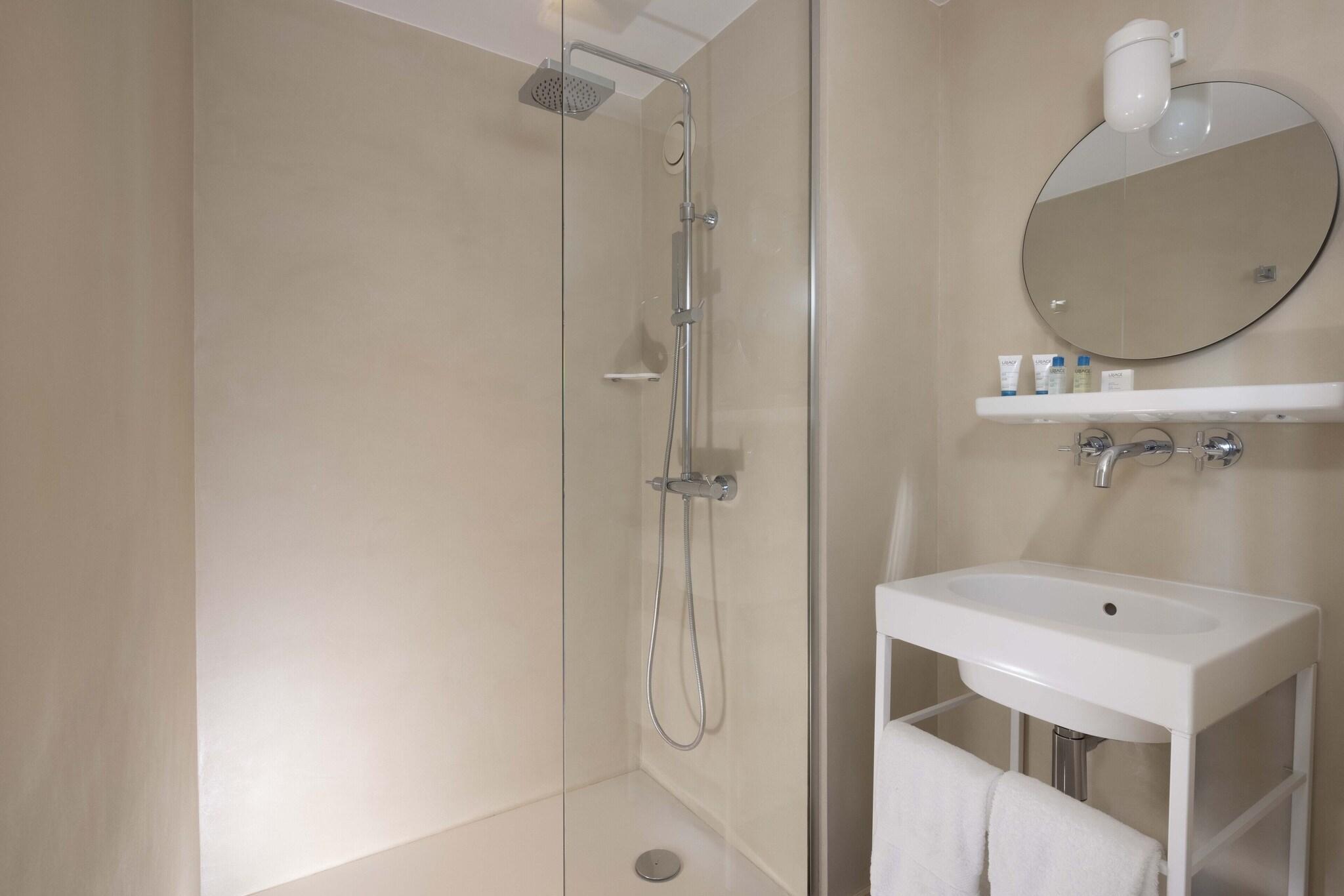 Галерея изображений Le Petit Beaumarchais Hotel & Spa