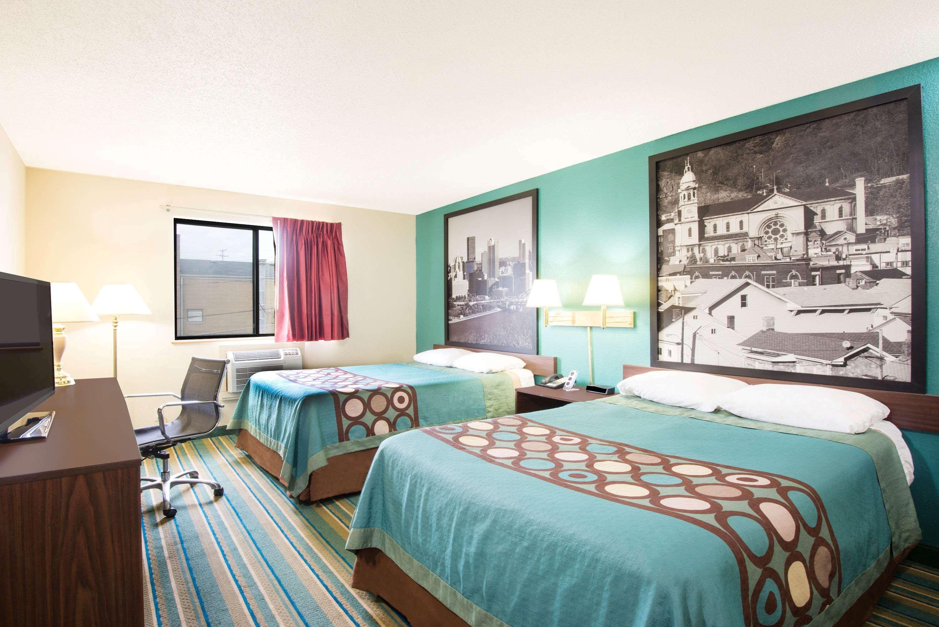 Super 8 by Wyndham Pittsburgh Arpt/Coraopolis 
