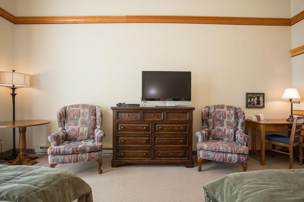 The Inn At Solitude by null