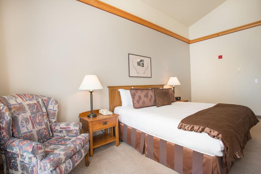 The Inn At Solitude by null