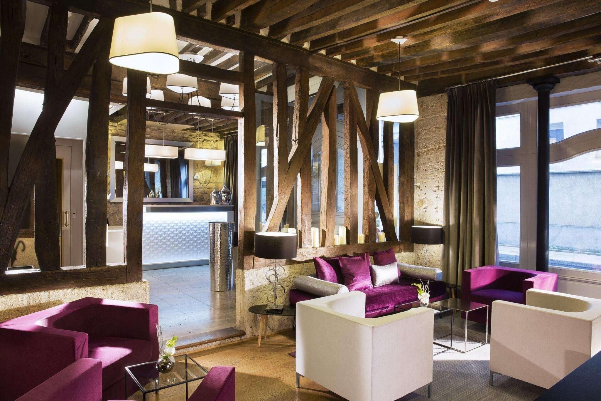 Hôtel Jacques de Molay by null