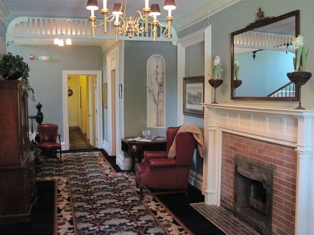 DeBary Inn