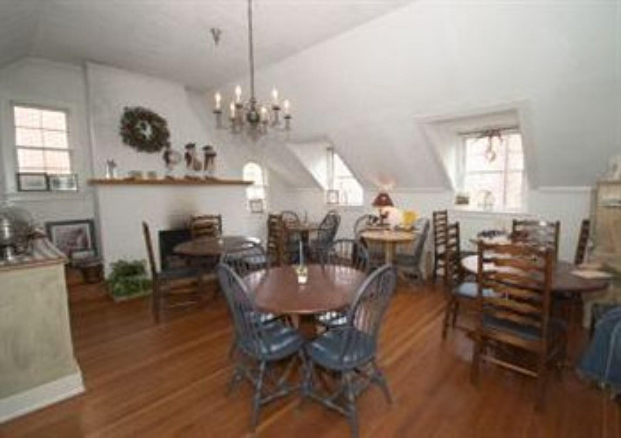 The Fife And Drum Inn
