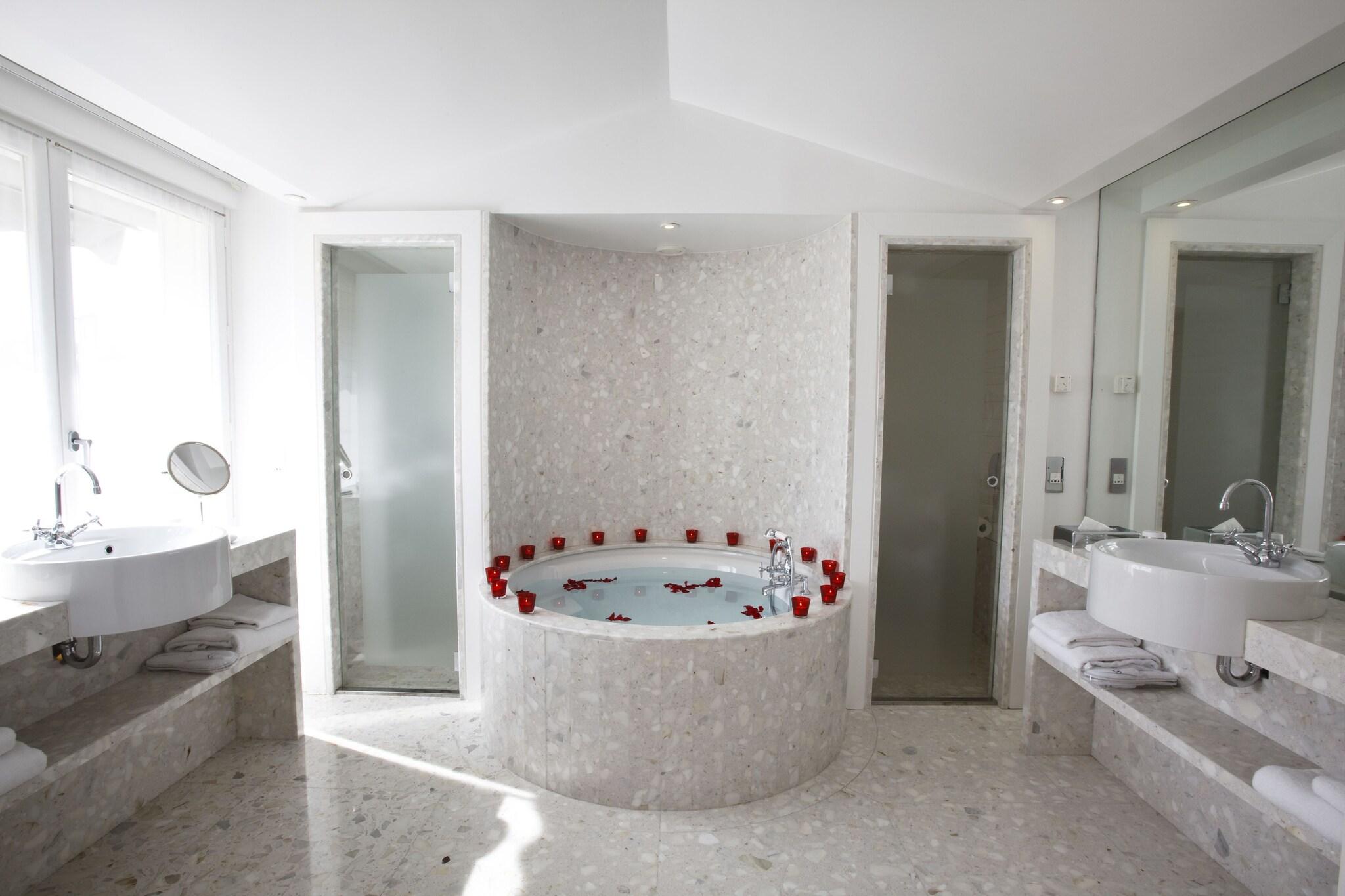 Галерея изображений Hotel De Sers Champs Elysees