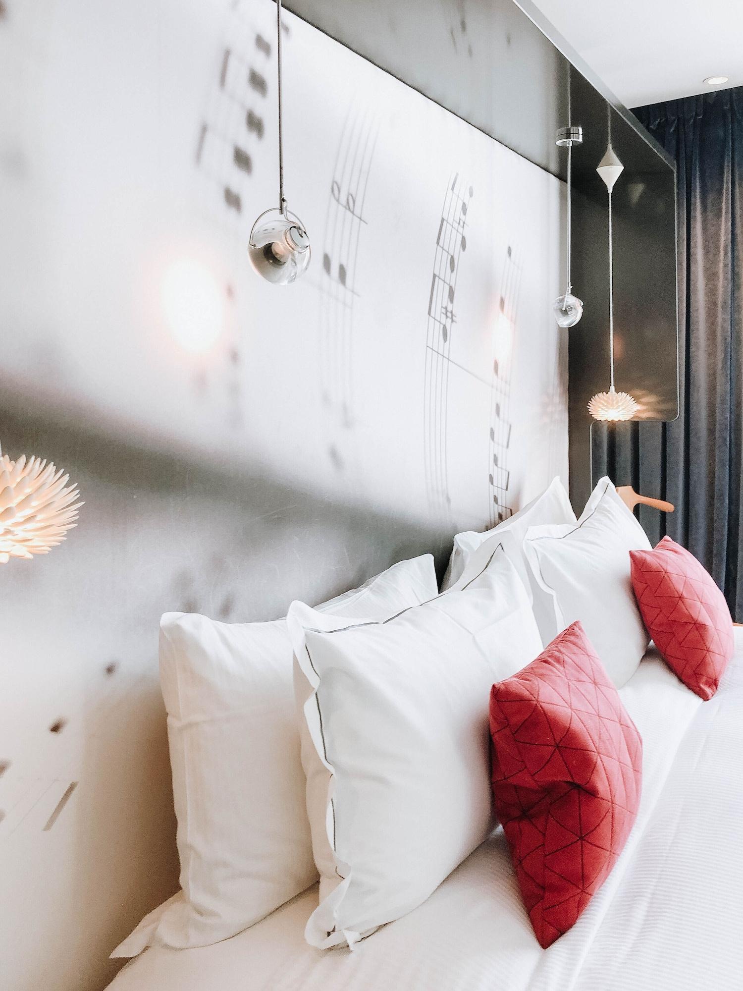 Галерея изображений Hotel De Sers Champs Elysees