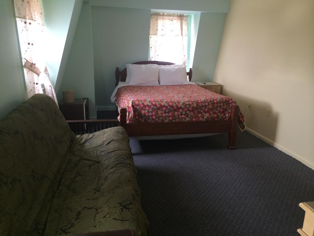 The Grenville Hotel & Restaurant by null