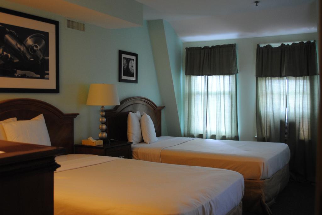 The Grenville Hotel & Restaurant by null