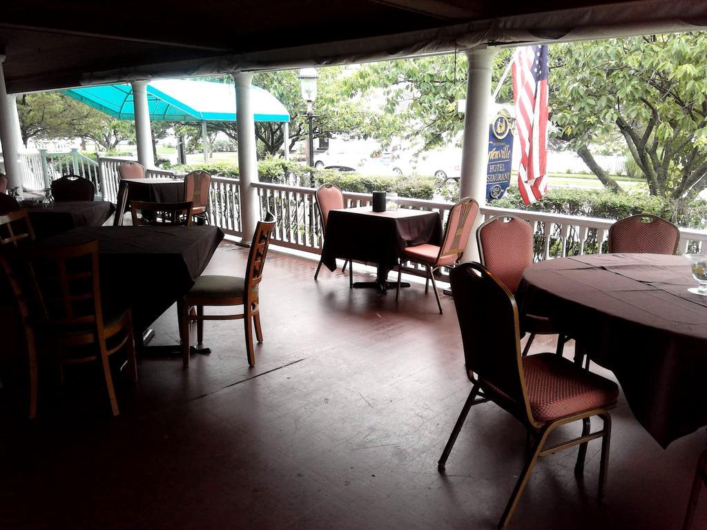 The Grenville Hotel & Restaurant by null