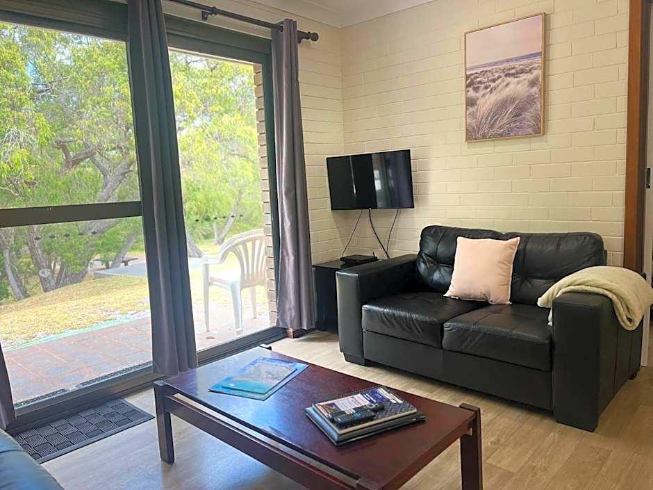 Emu Beach Chalets