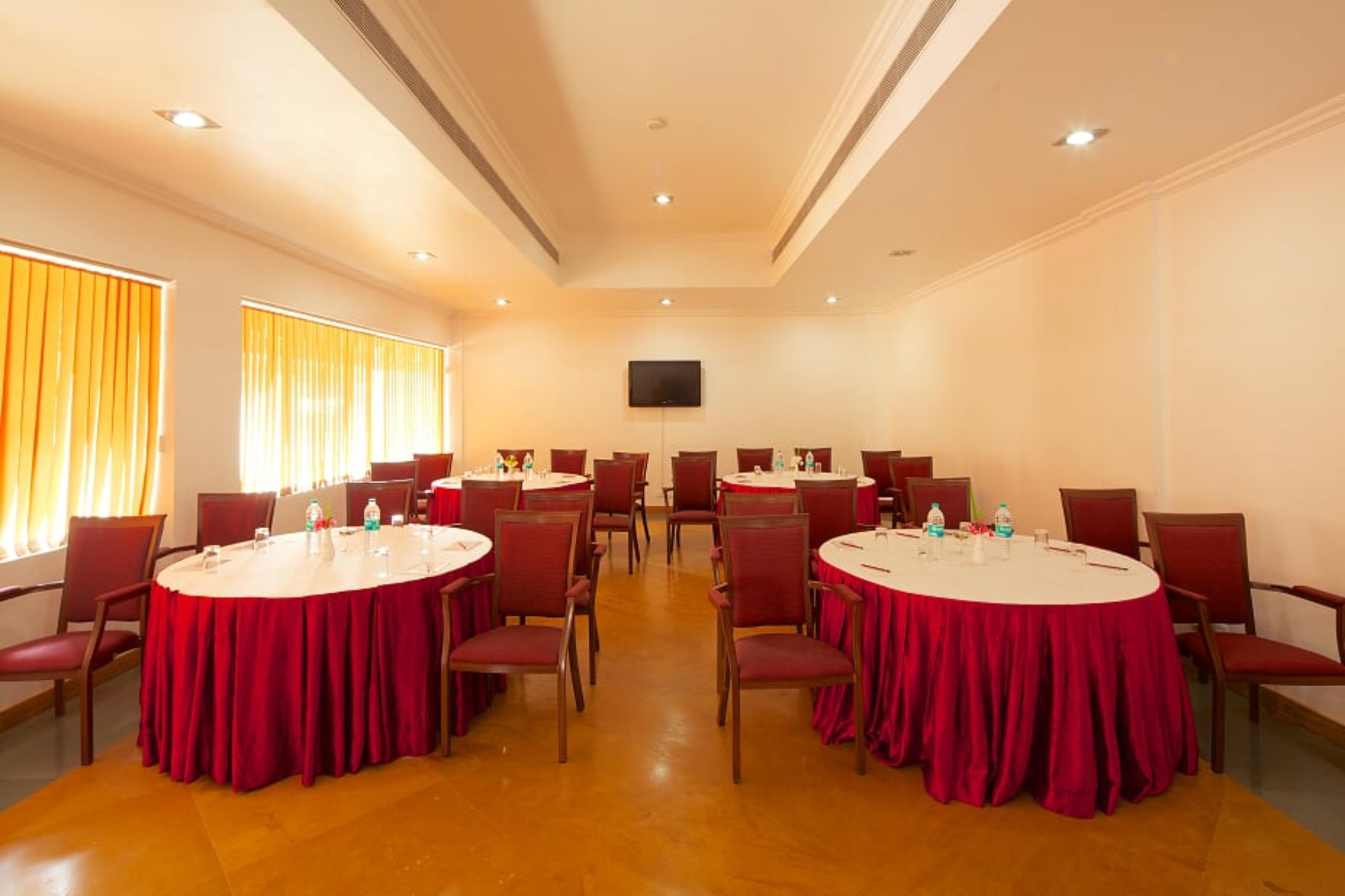 Le Pondy - Beach and Lake Resort