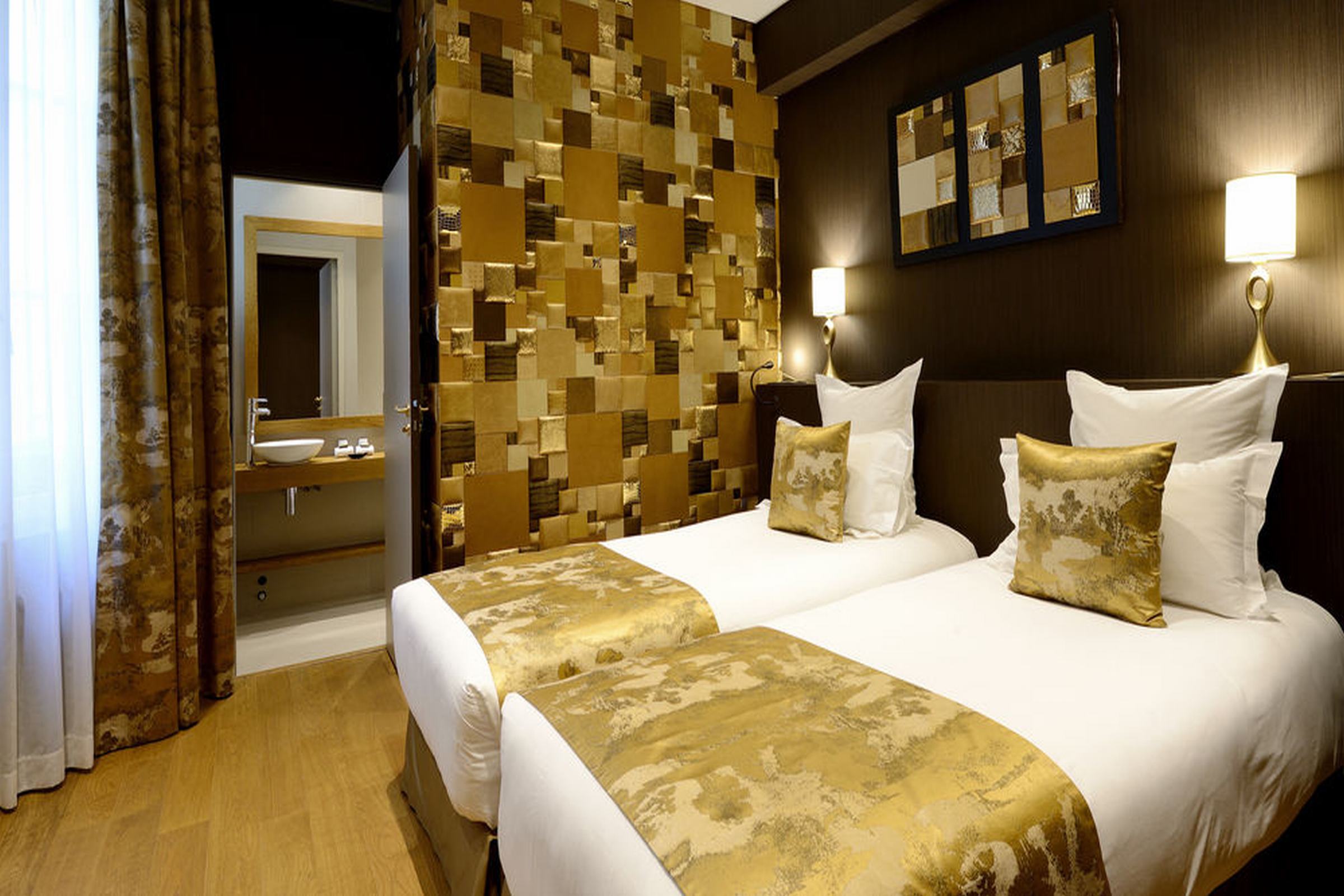 Hôtel Pas de Calais - Paris Saint Germain des Pres by null