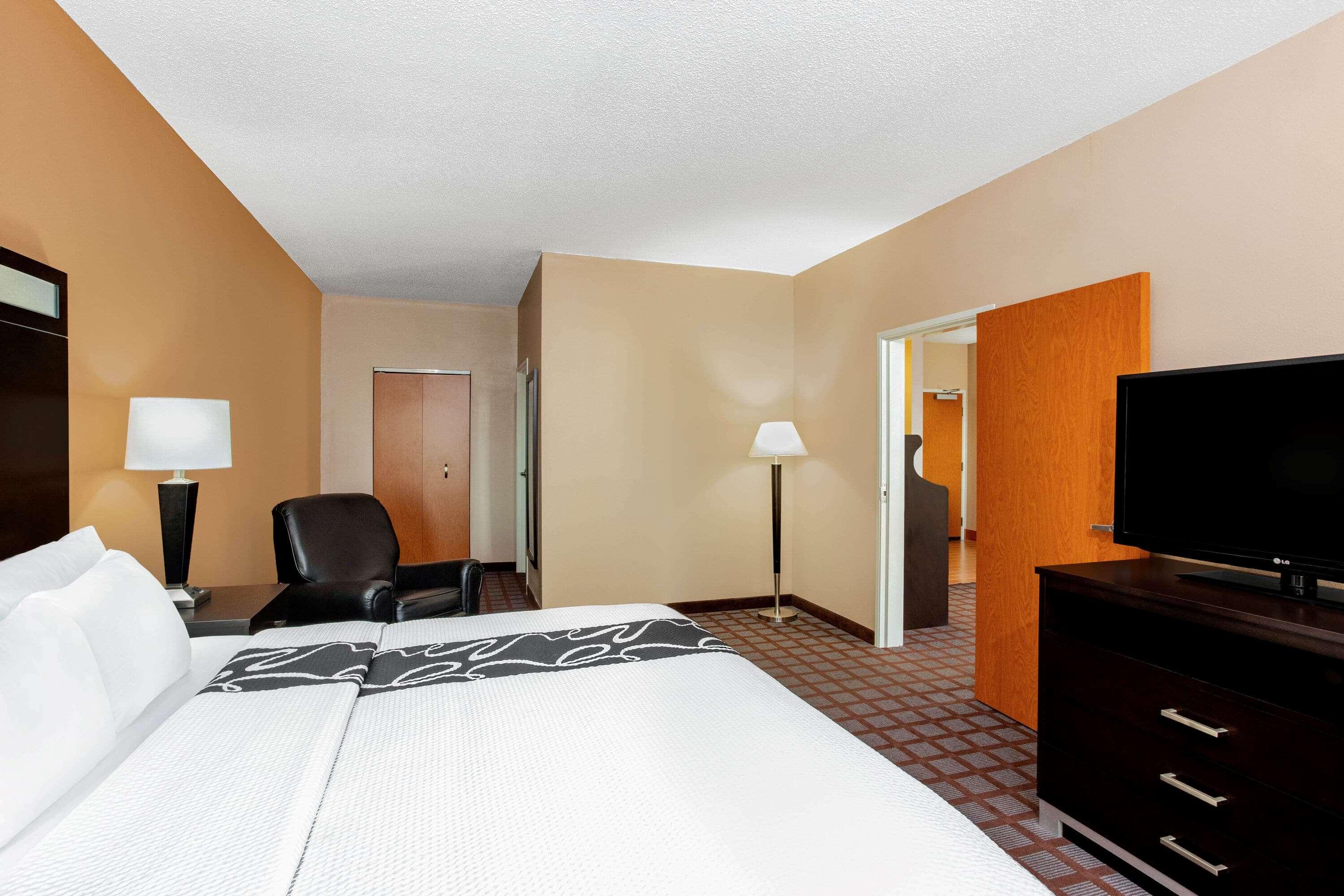 La Quinta Inn & Suites Indianapolis Airport West