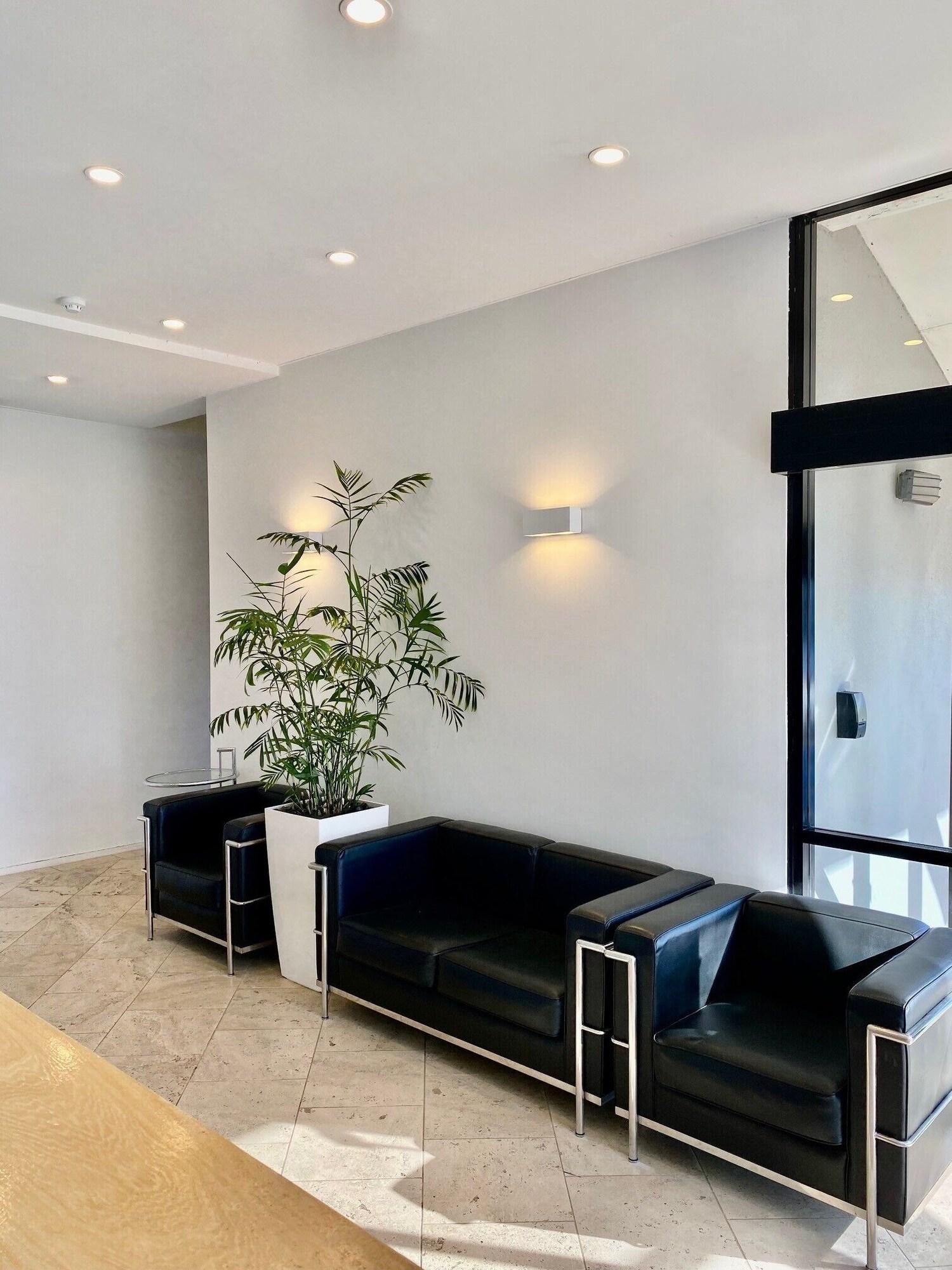 Ocean Beach Backpackers by null