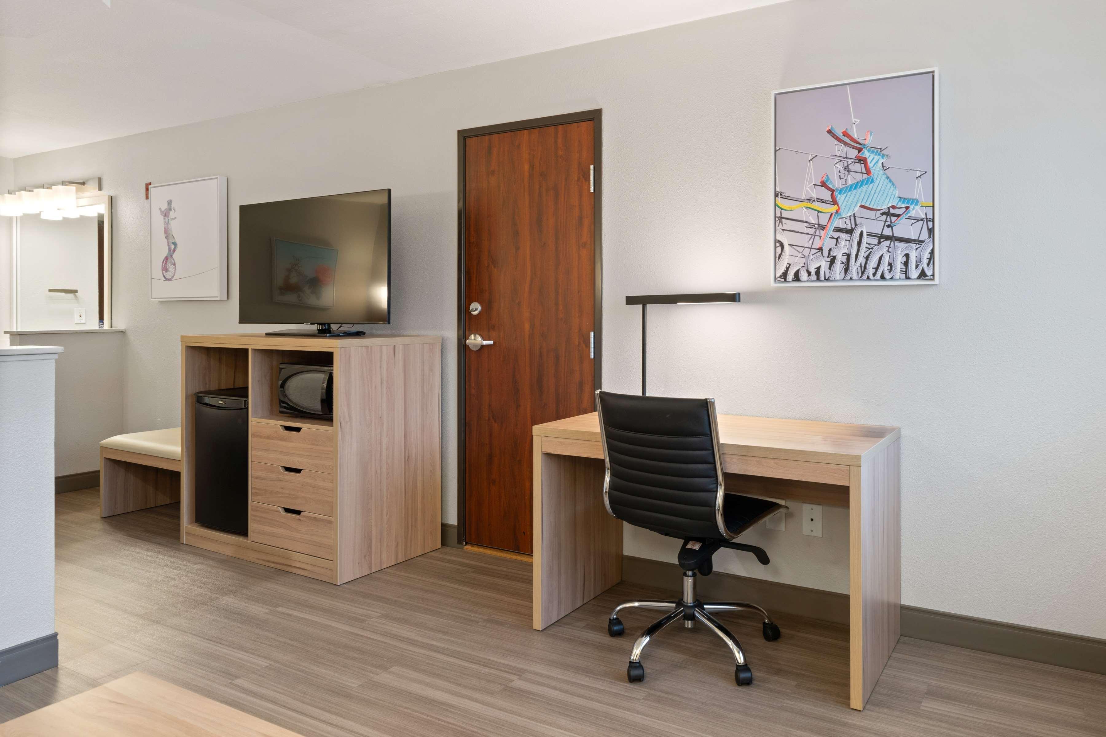 Best Western Lake Oswego/Portland Hotel & Suites