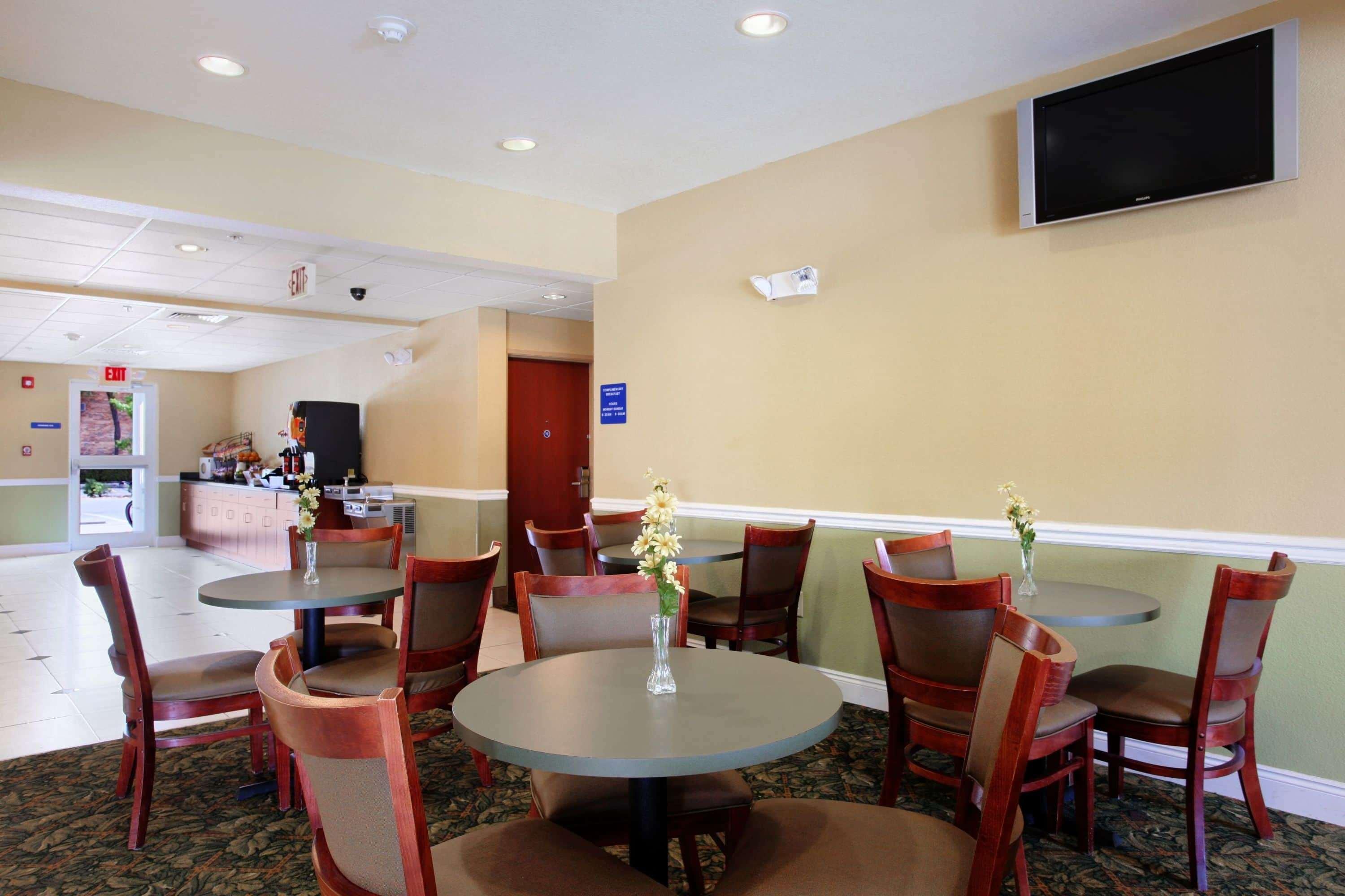 Microtel Inn & Suites By Wyndham Panama City