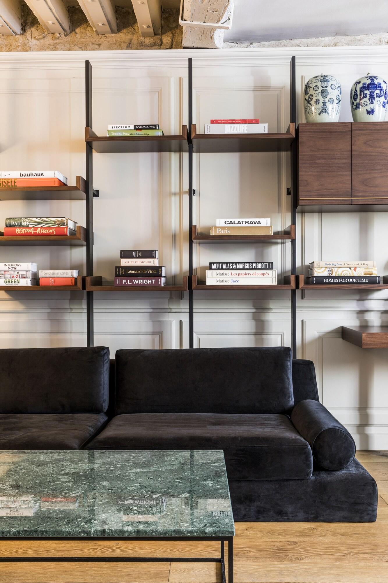 Hotel Verneuil by null