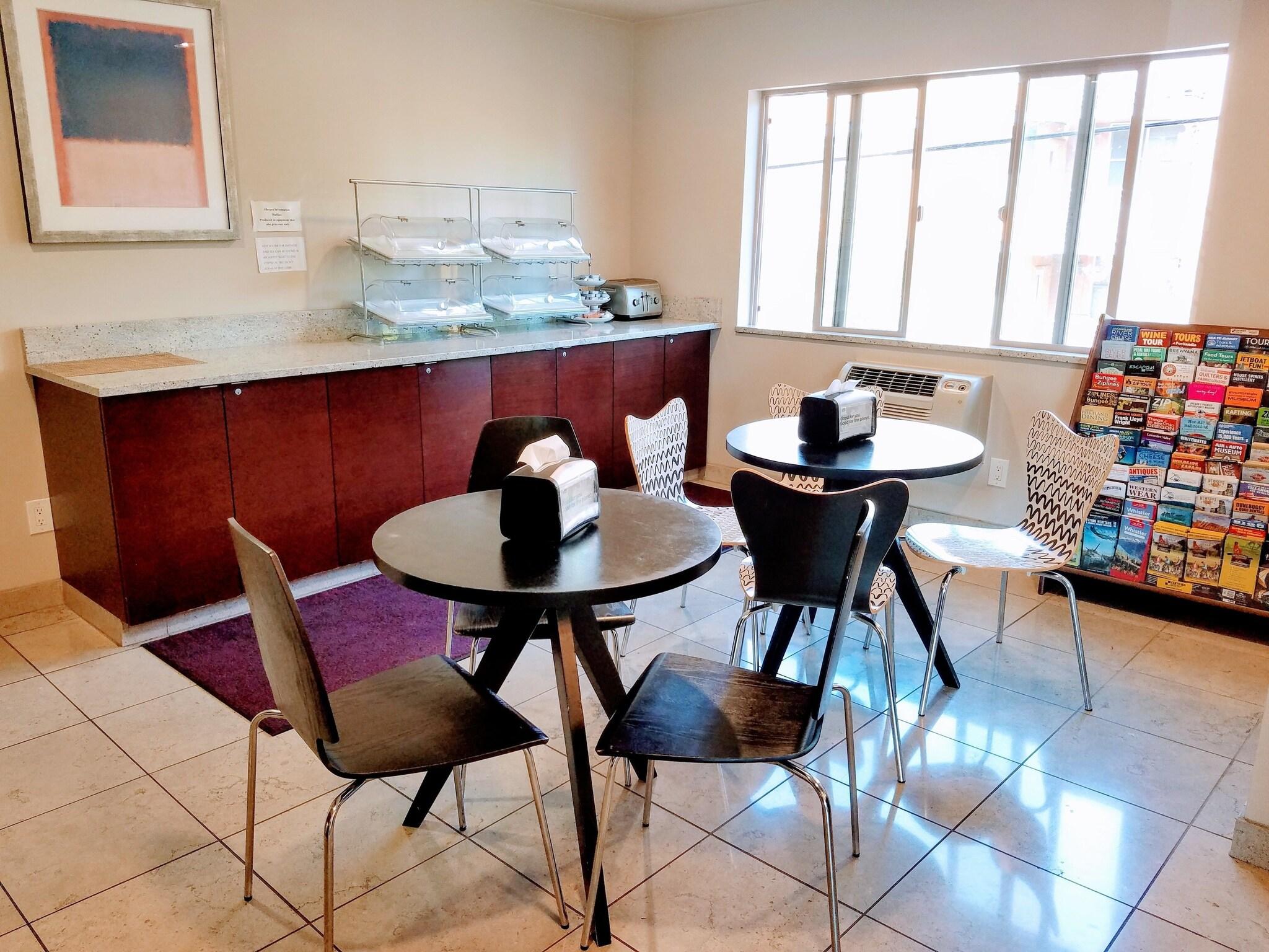 Aladdin Inn & Suites