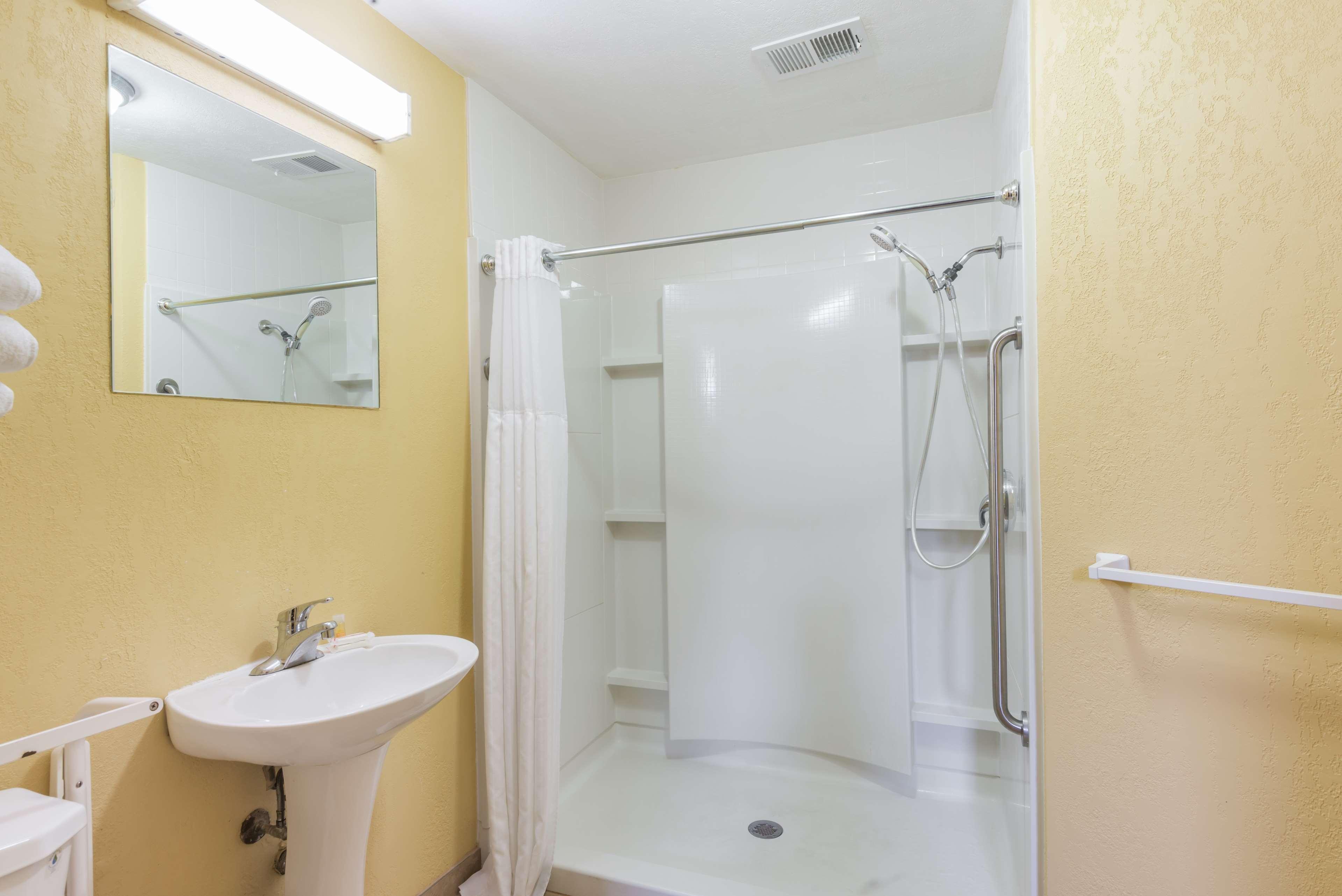 Days Inn By Wyndham Pittsburgh