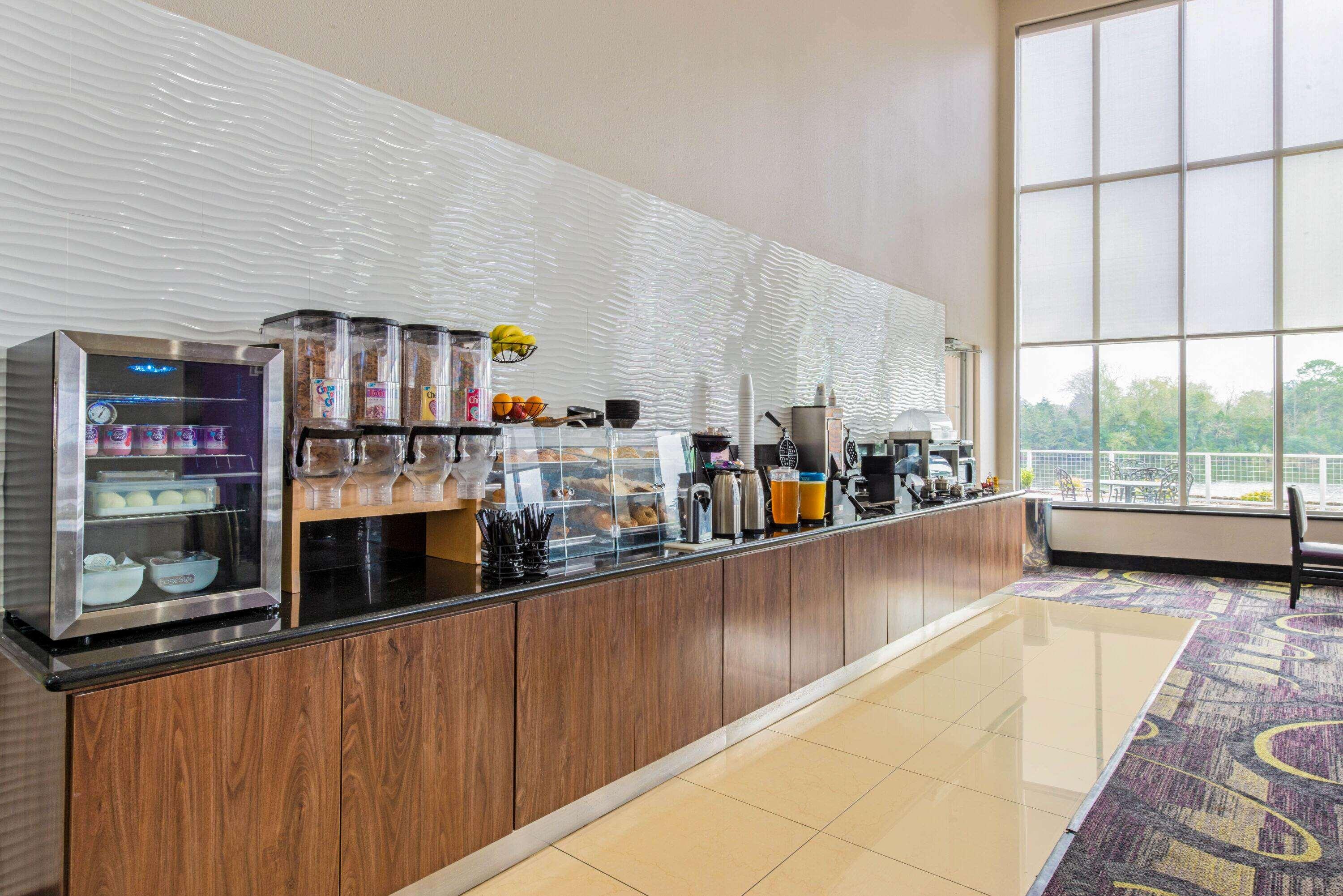 La Quinta Inn & Suites Bridge City