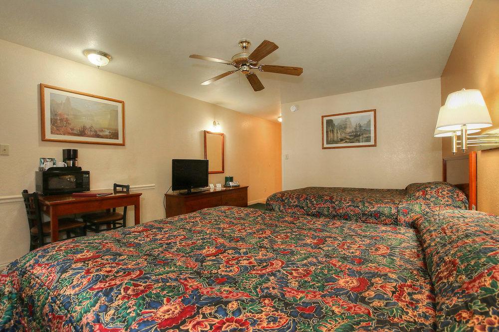 Majestic Mountain Inn by null