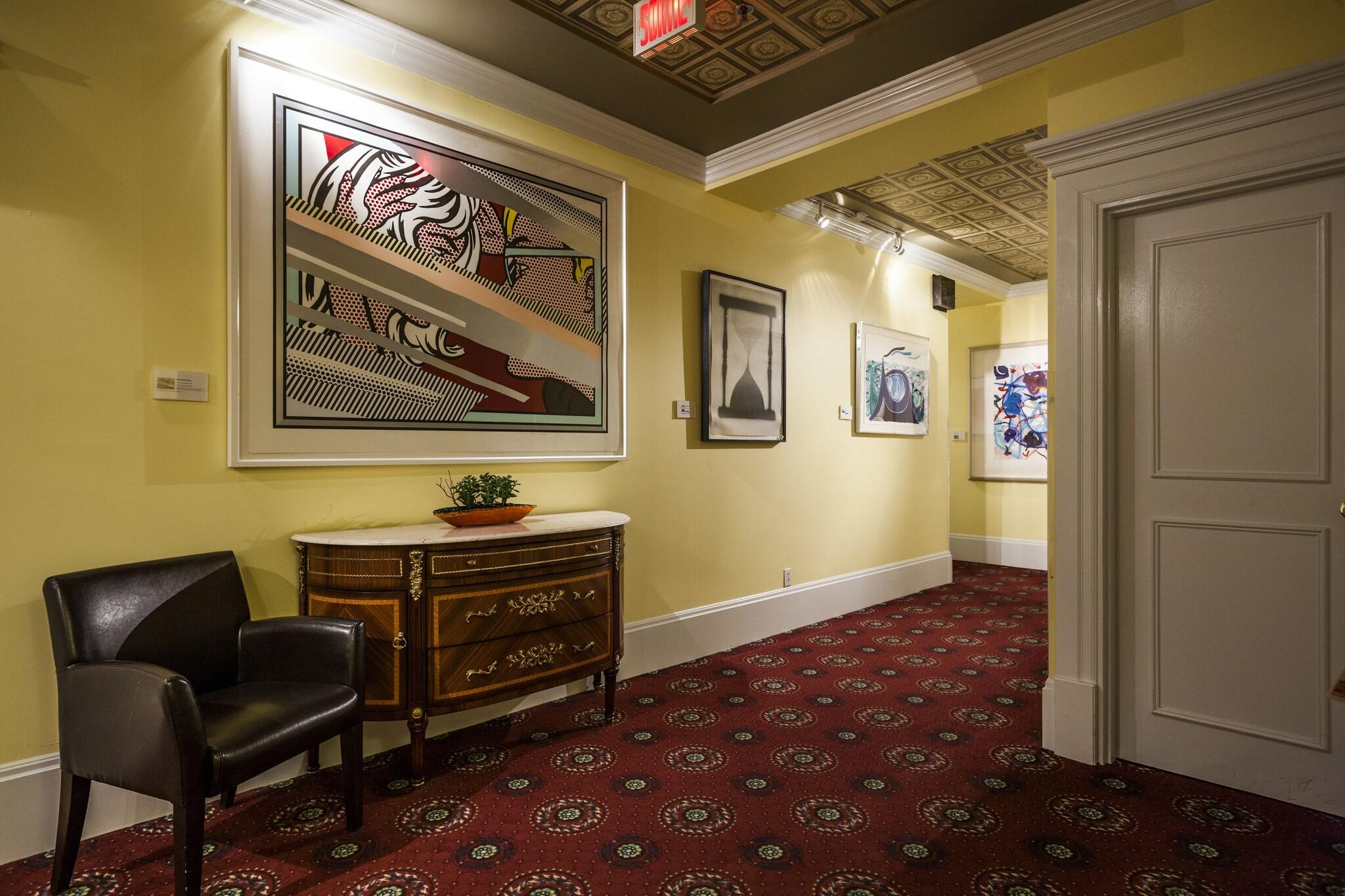 LHotel Montreal by null