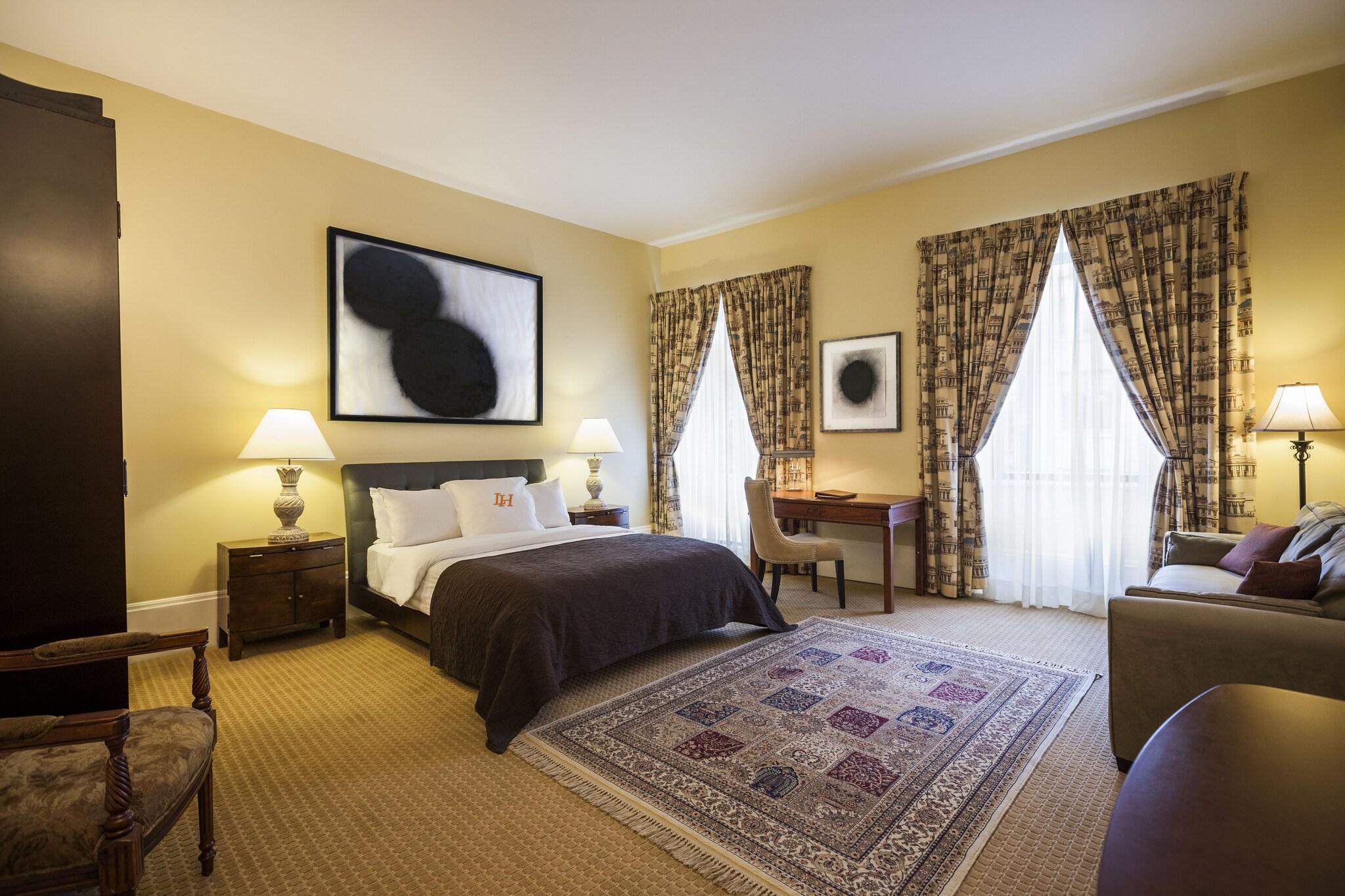 LHotel Montreal by null