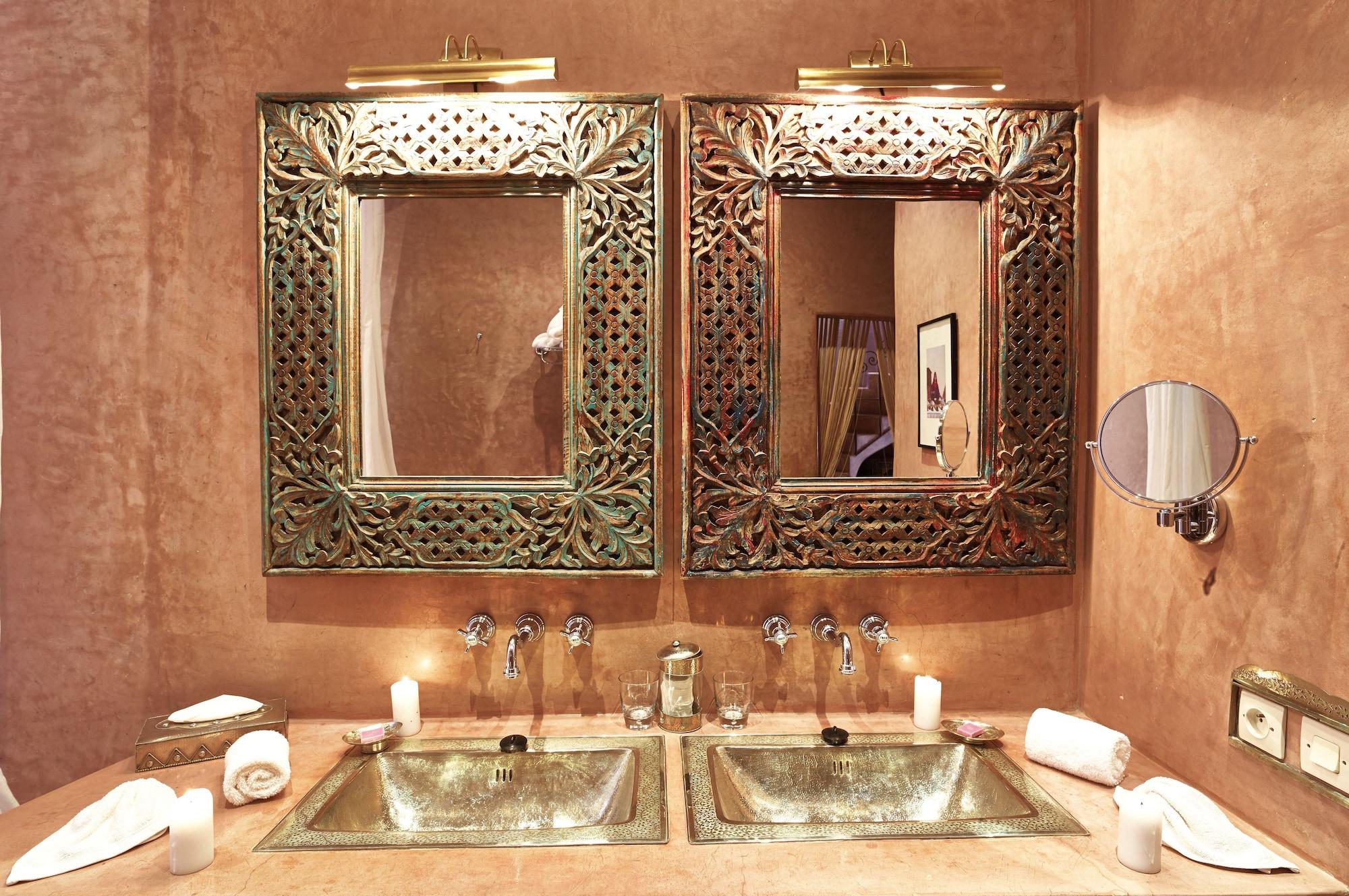 Riad Noir D'Ivoire by null