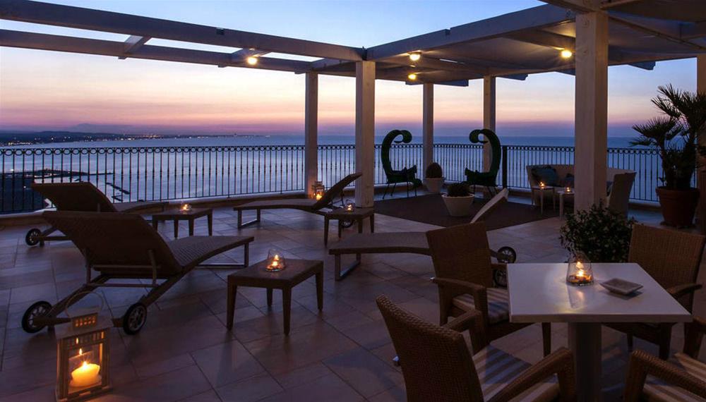 Hotel Posillipo - Arrivederci a Marzo 2026! by null