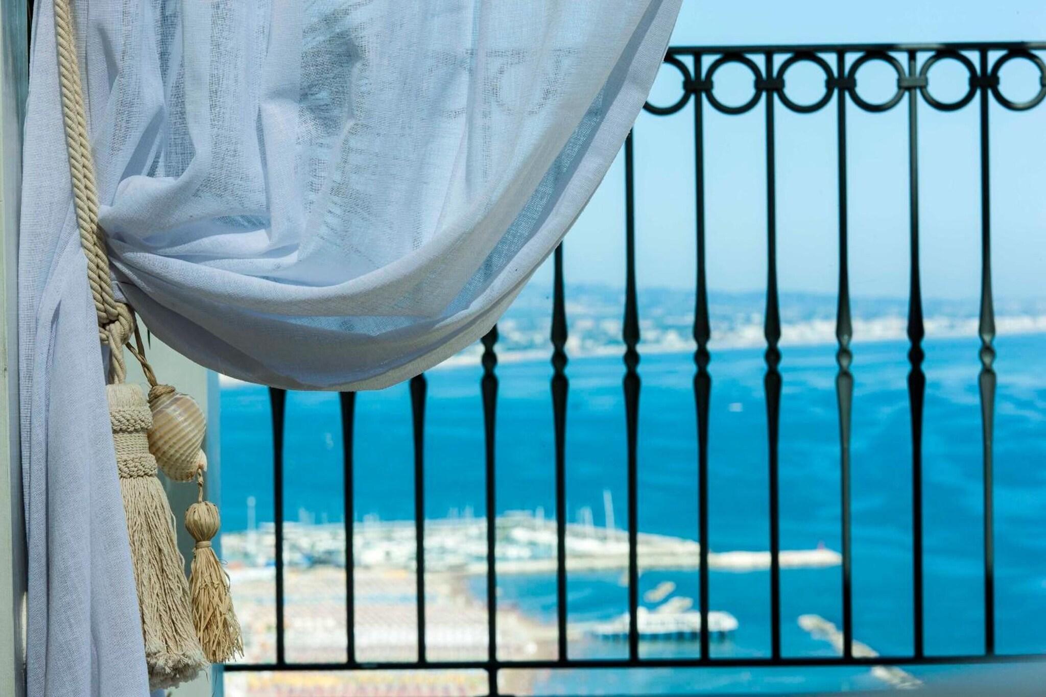 Hotel Posillipo - Arrivederci a Marzo 2026! by null