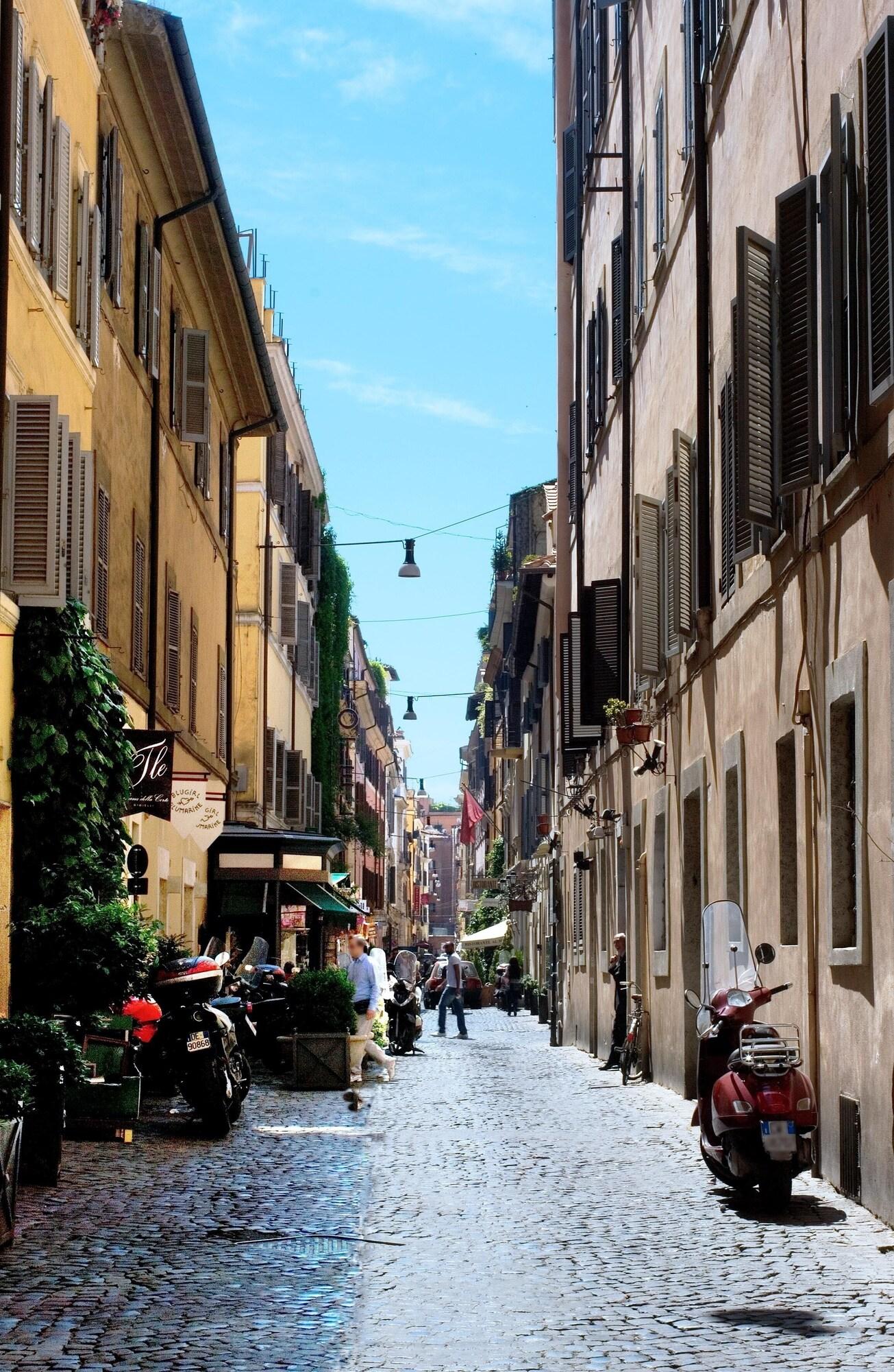 Mario de' Fiori 37 by null