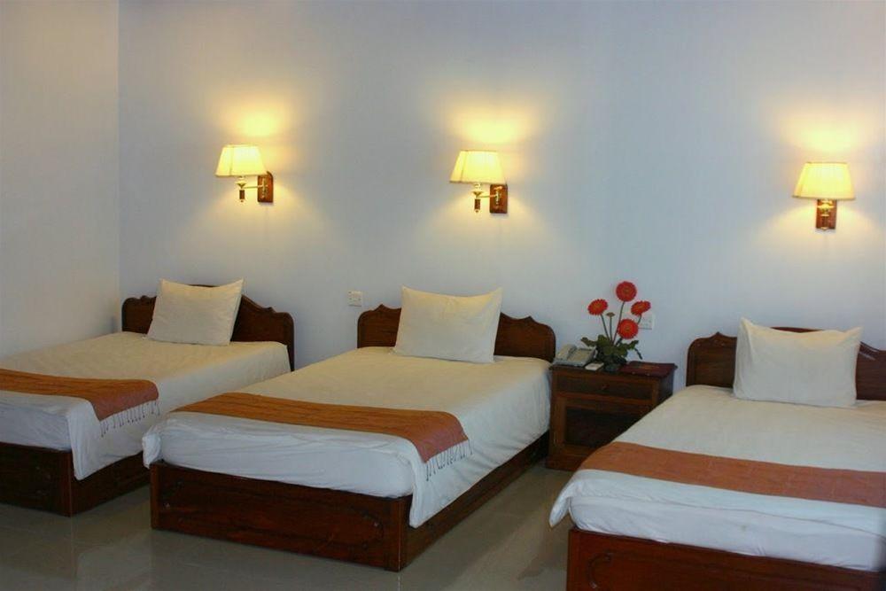 Mom's Guesthouse by null