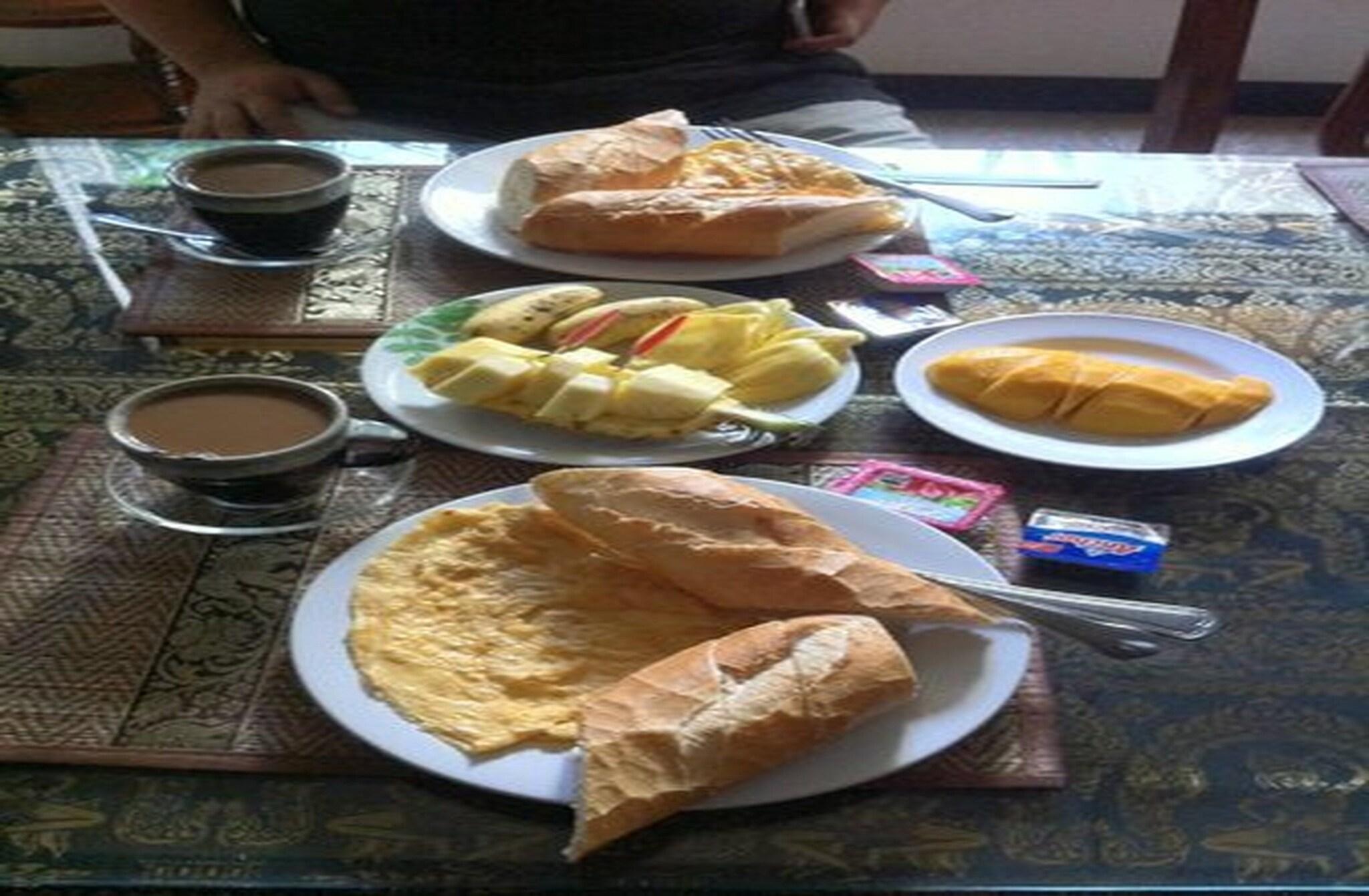 Mom's Guesthouse