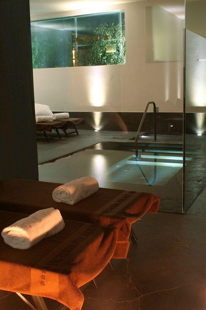 Victoria Palace - photo