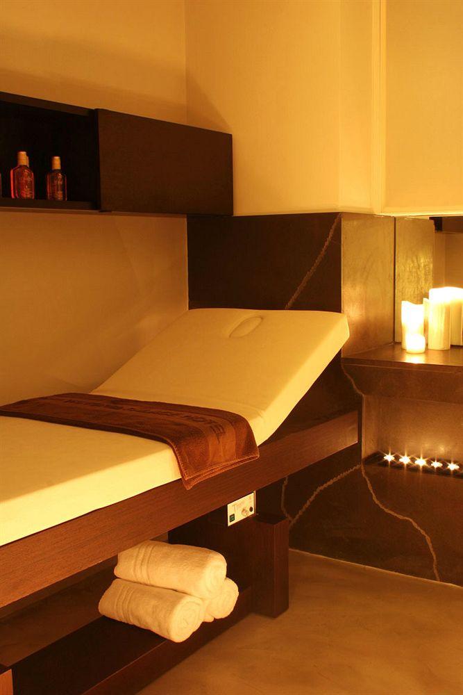 Victoria Palace - photo