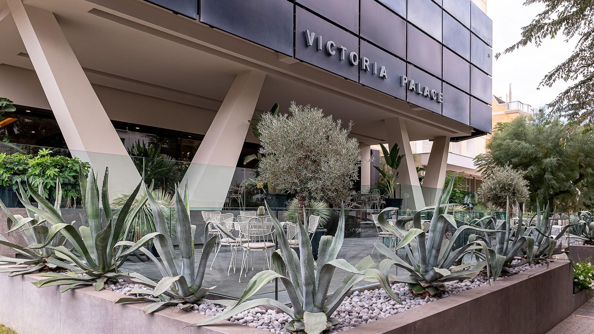 Victoria Palace - photo