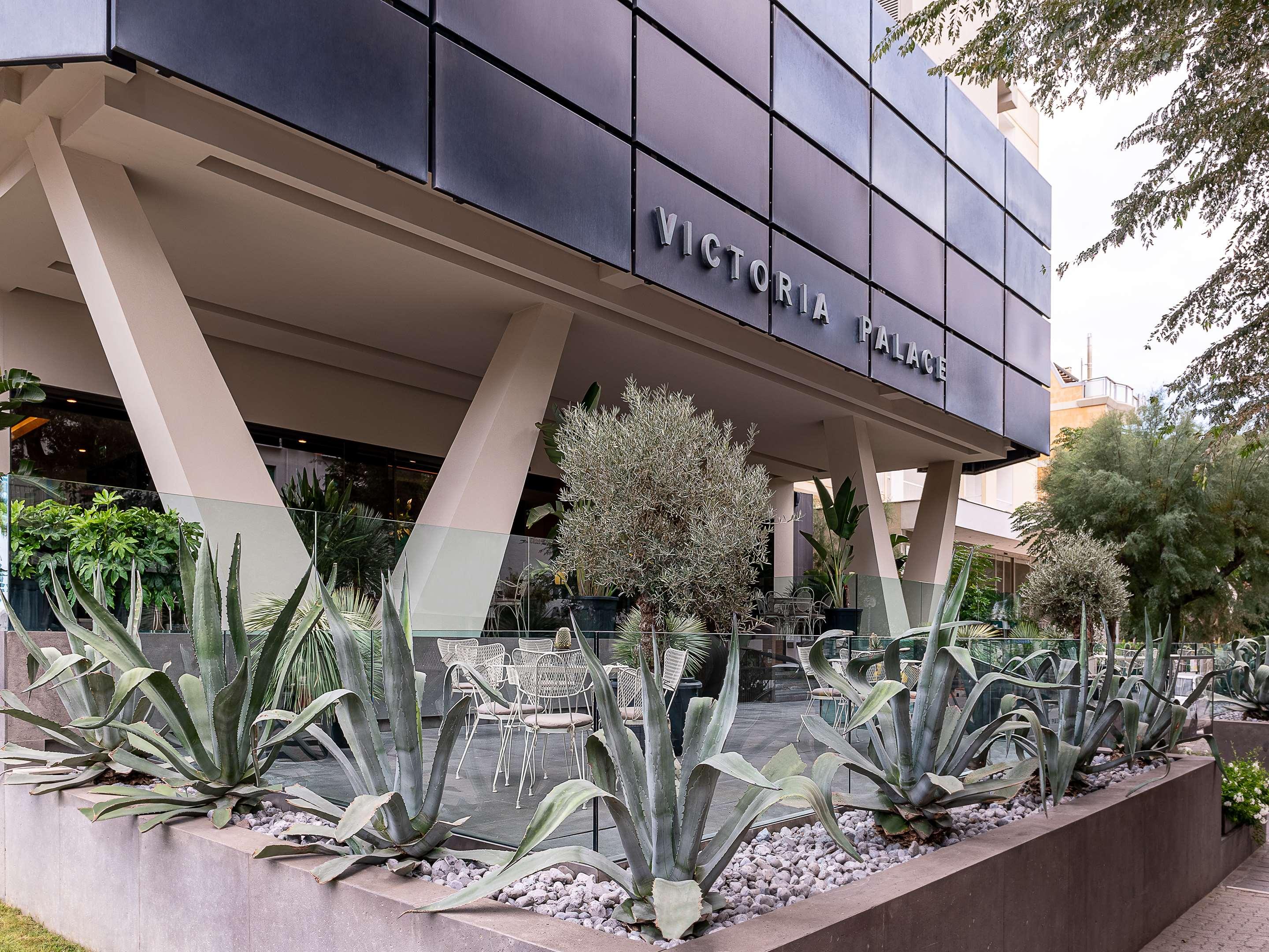 Victoria Palace - photo