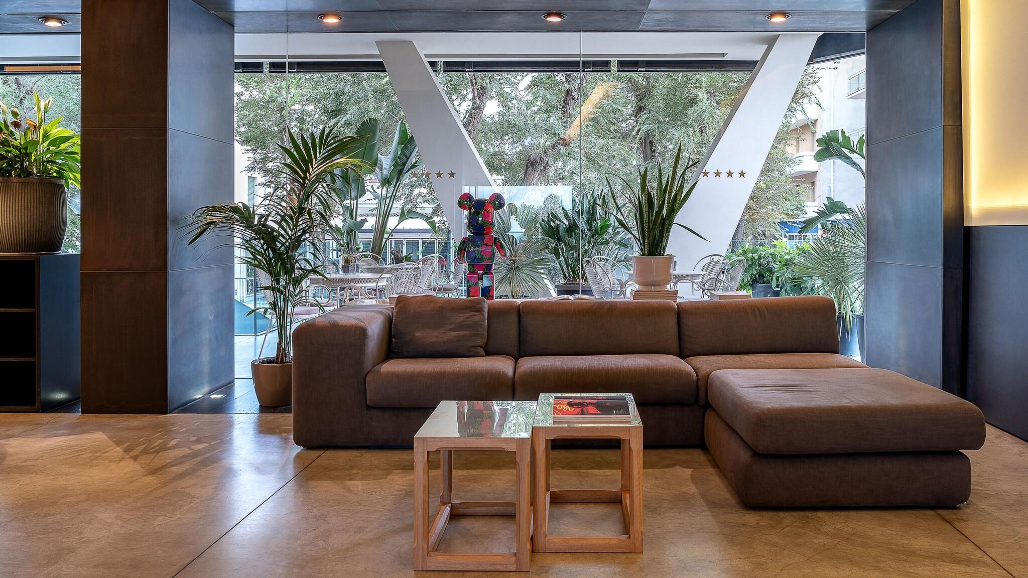 Victoria Palace - photo