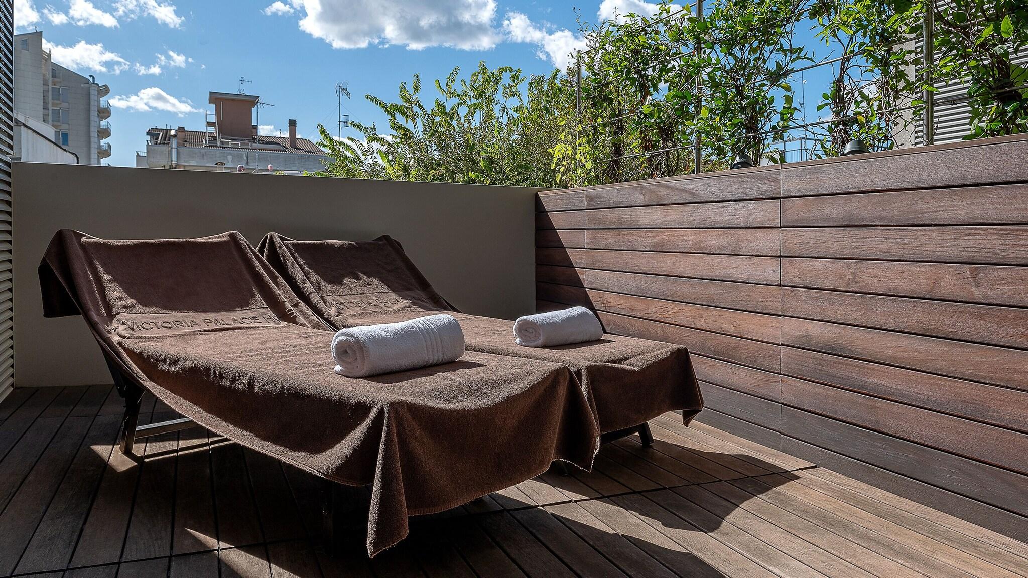 Victoria Palace - photo