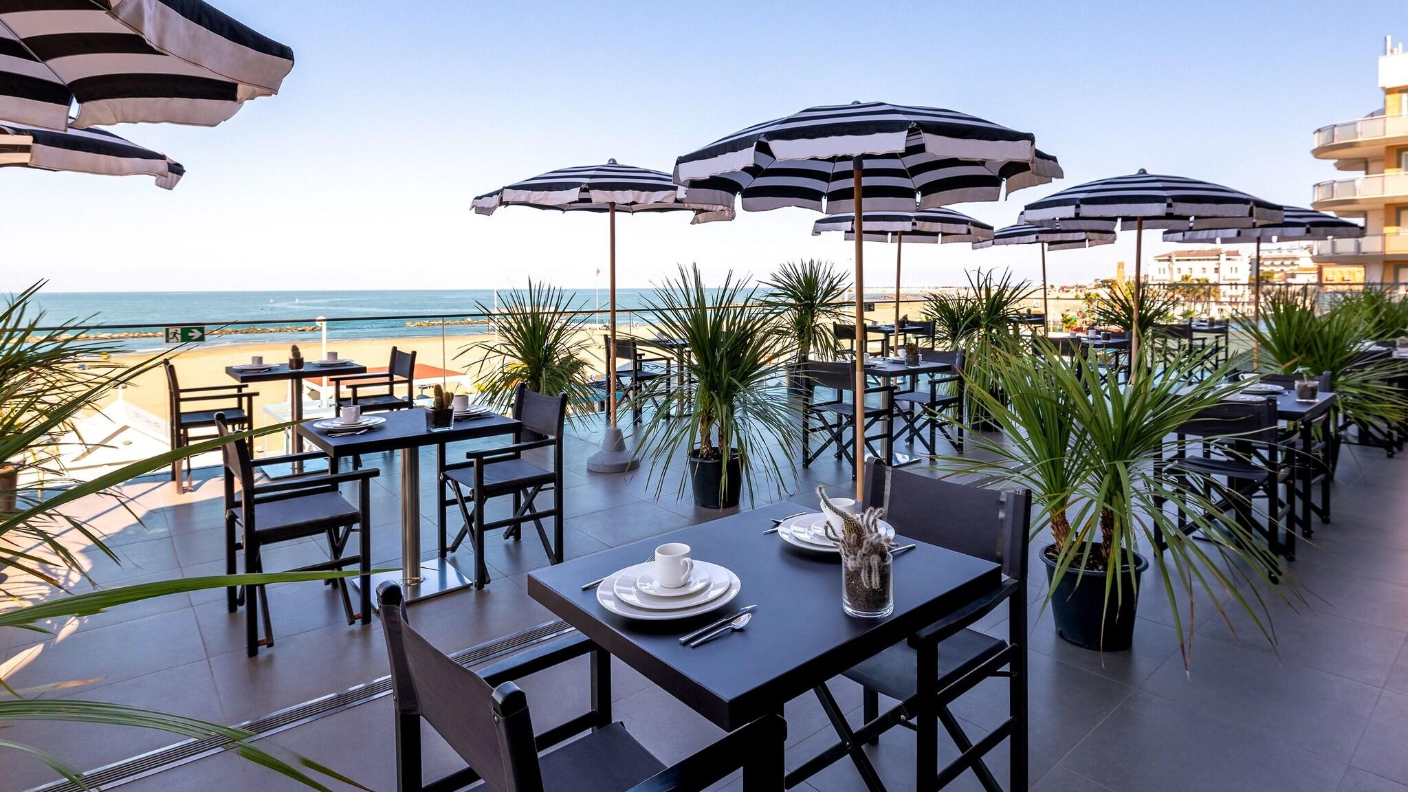 Victoria Palace - photo