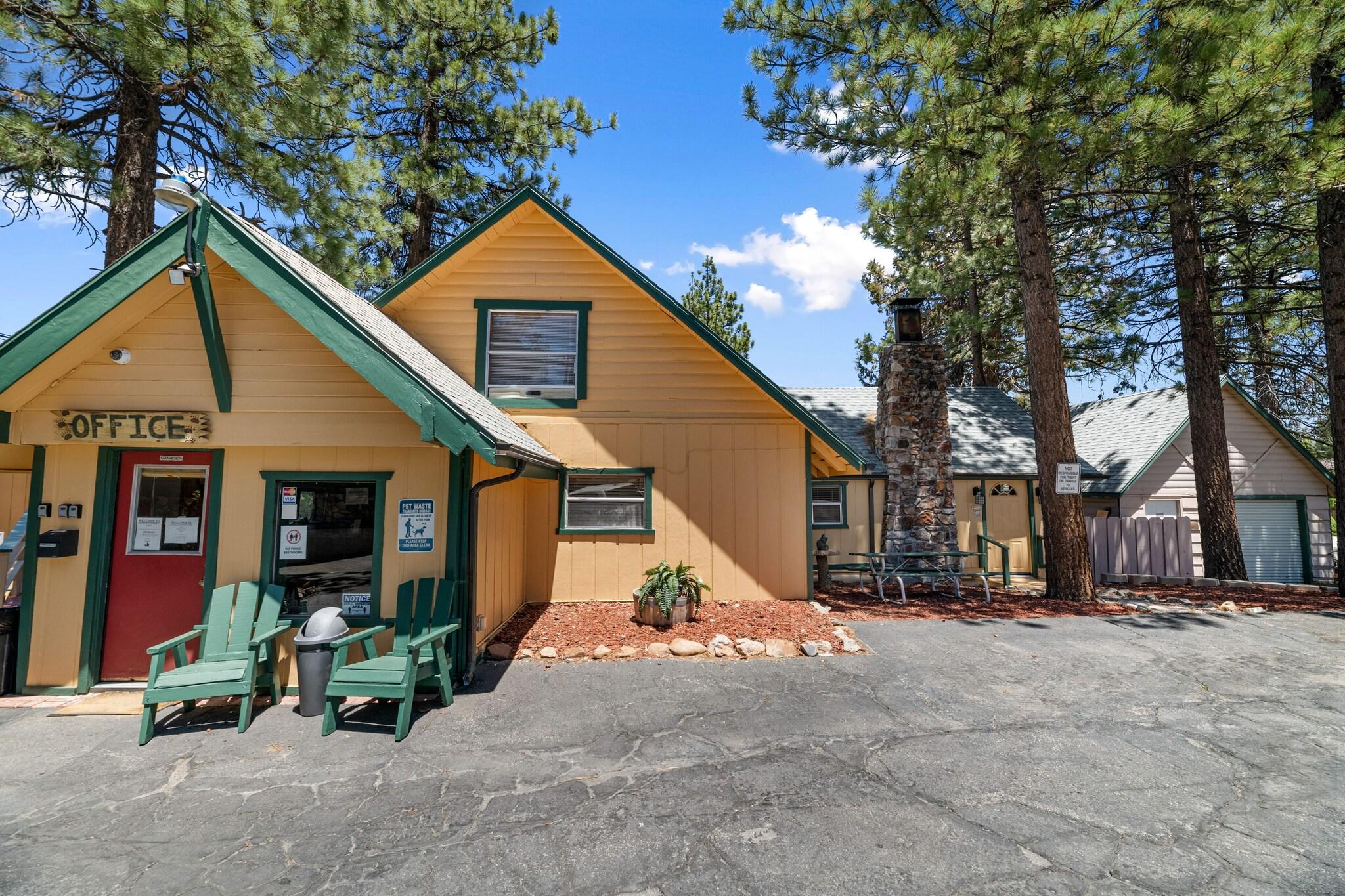 Big Bear LakeFront Lodge by null